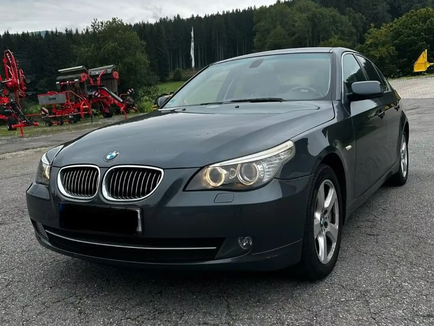 BMW 525 525d xDrive Aut.Edition Exclusive Šedá - 1