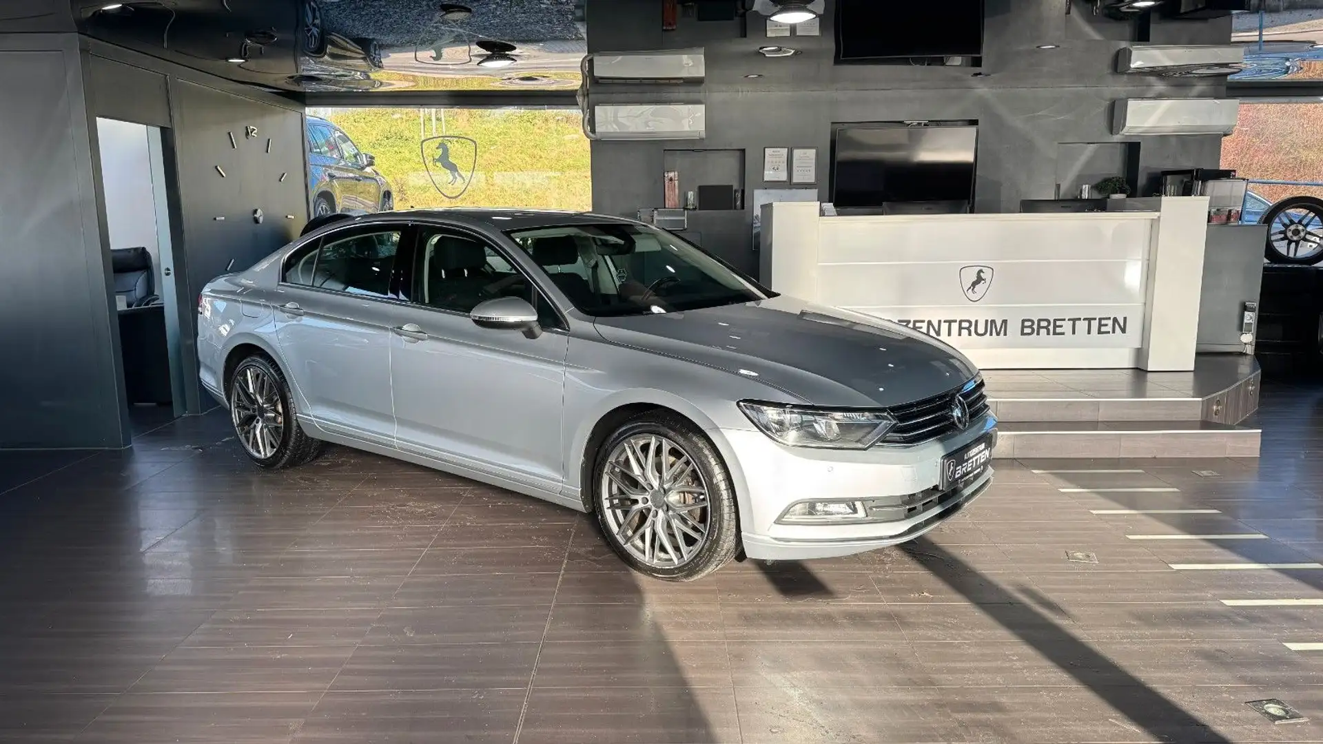 Volkswagen Passat Limousine Comfortline*ACC*Navi*AHK Zilver - 2