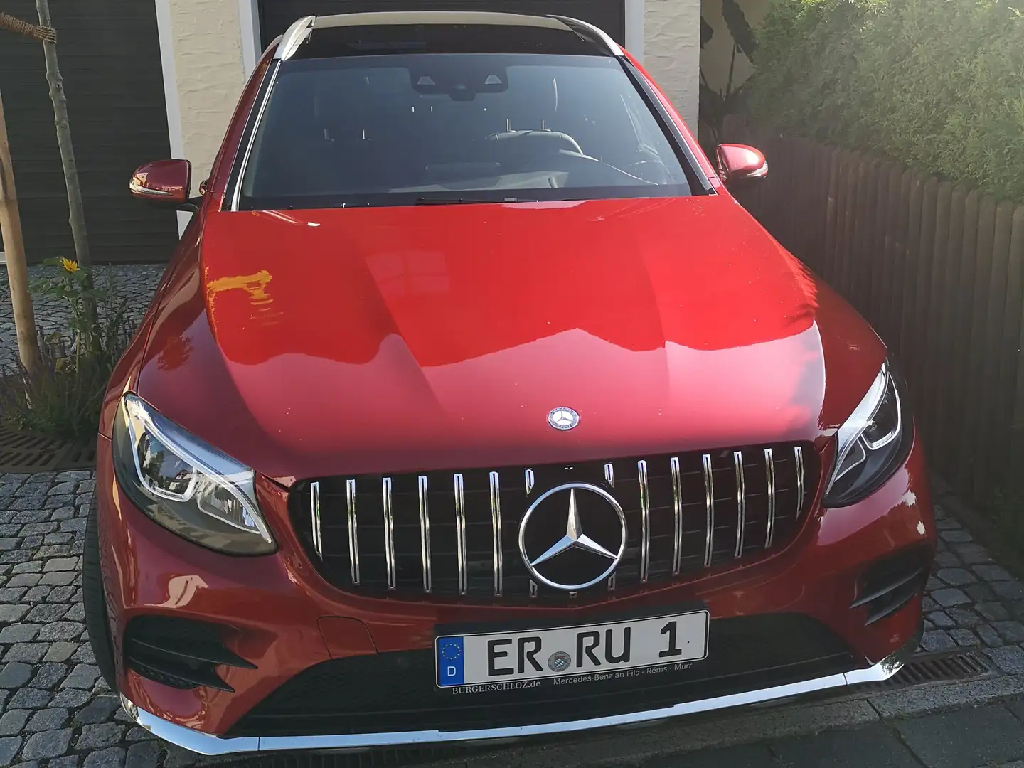 Mercedes-Benz GLC 250 GLC 250 d 4Matic 9G-TRONIC AMG Line Rood - 1