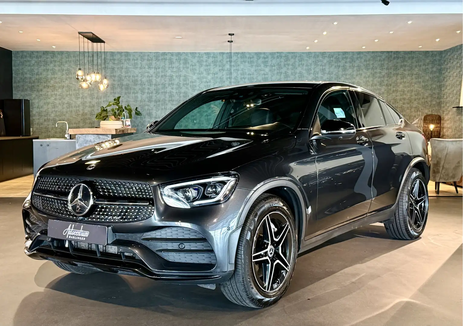 Mercedes-Benz GLC 200 Coupé AMG I Facelift I Aut I 19" I BTW Auto Grijs - 1