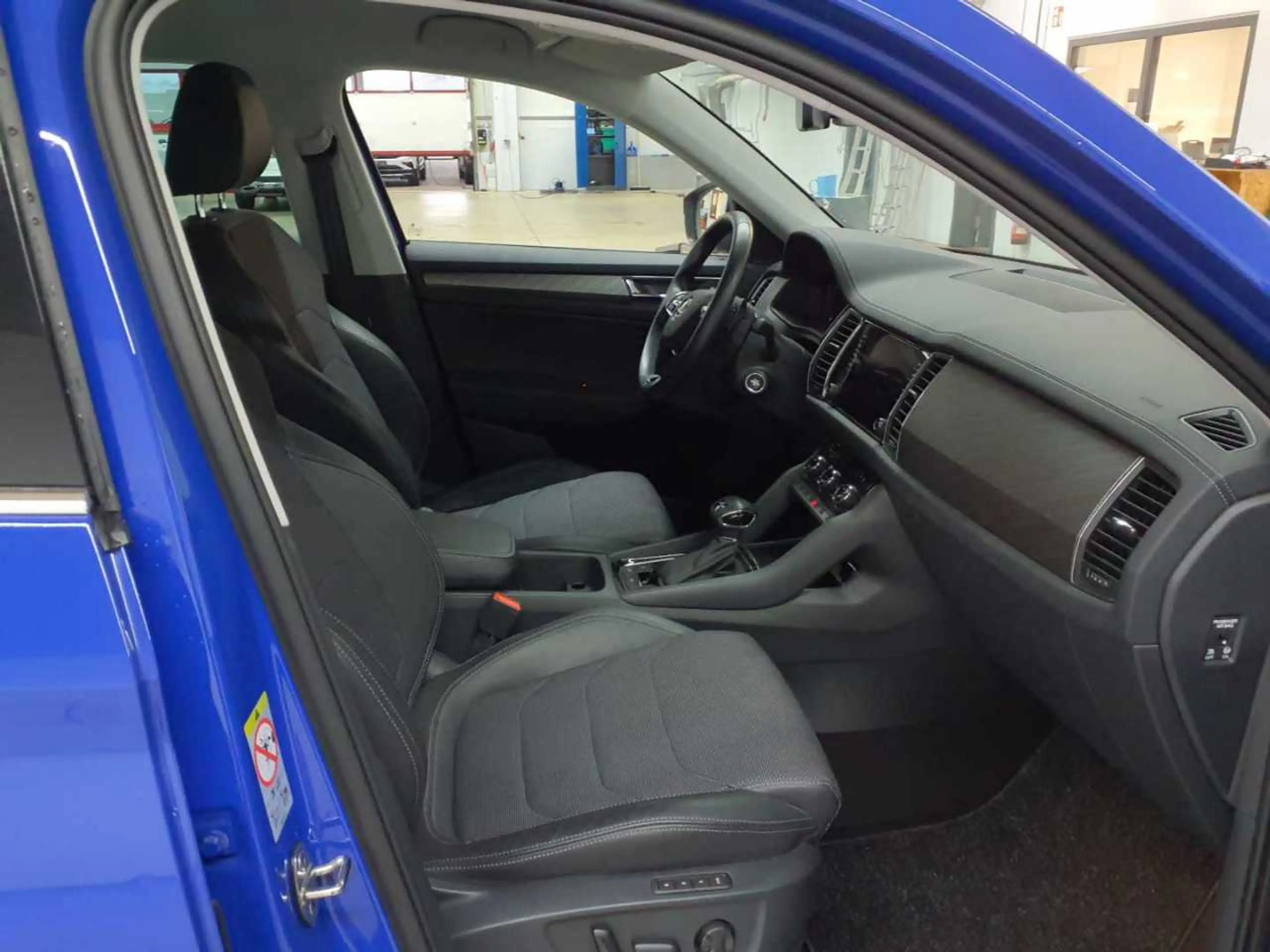 Skoda Kodiaq 2.0 TDI 4x4 DSG Style AHK ACC NAV — photo 8
