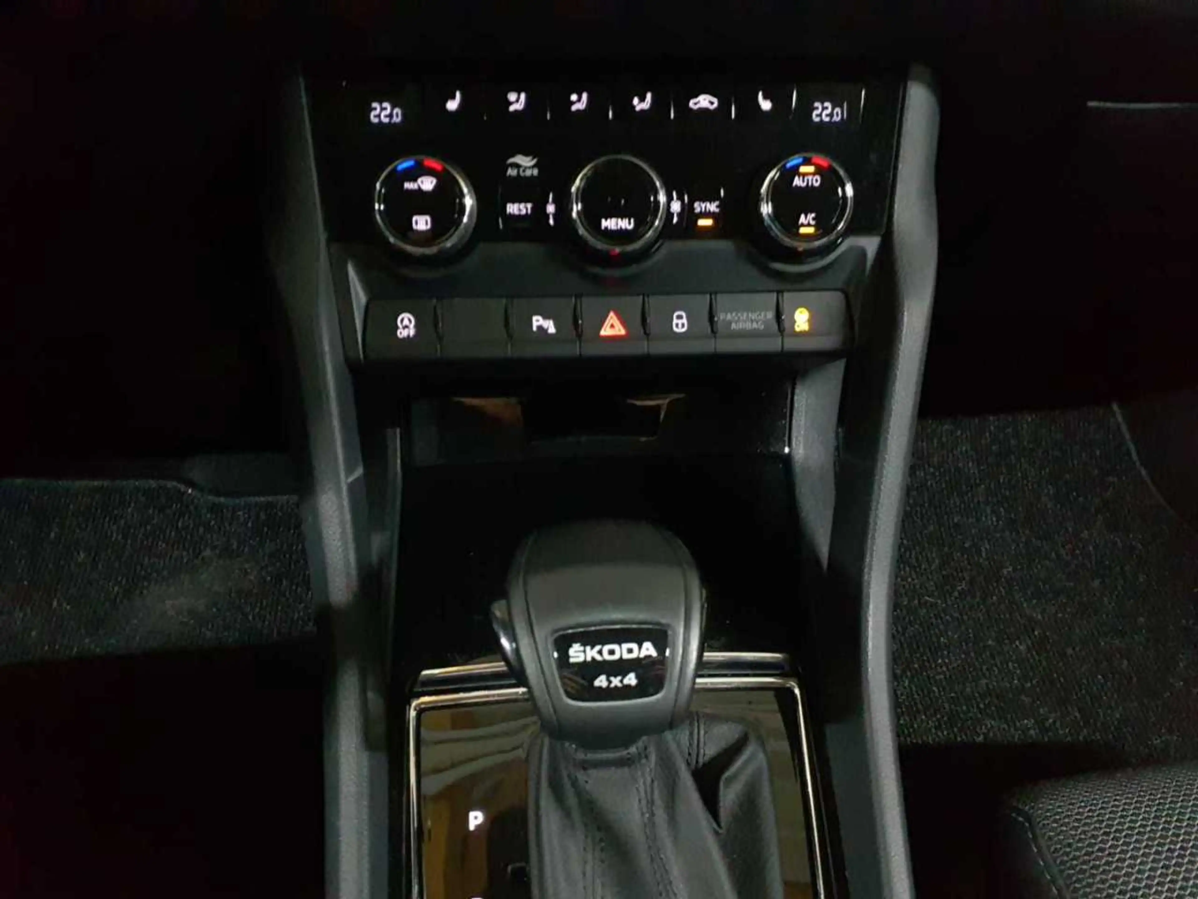 Skoda Kodiaq 2.0 TDI 4x4 DSG Style AHK ACC NAV — photo 10