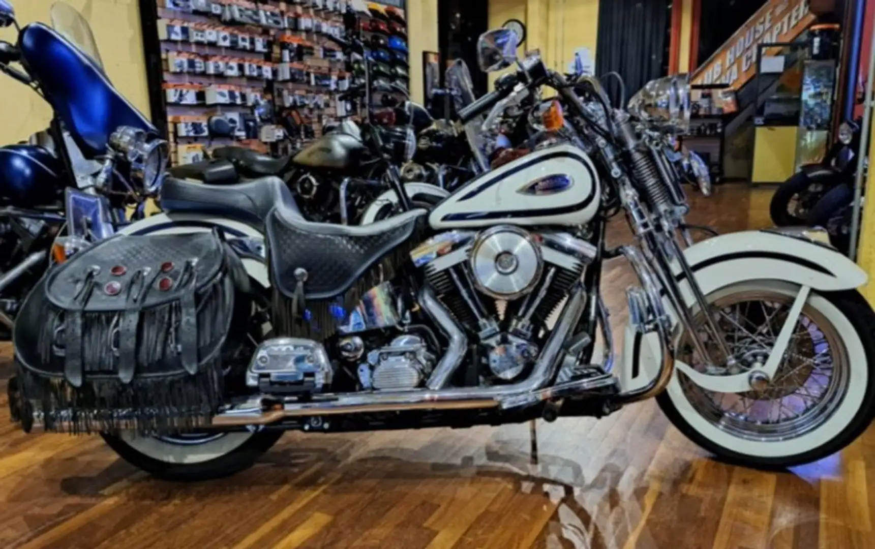 Harley-Davidson Heritage Springer Bianco - 1
