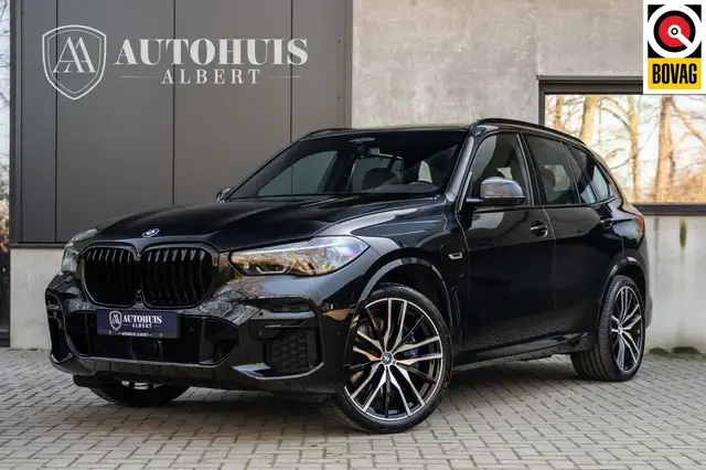 BMW X5 xDrive45e M Sport Massage Carbon 22'' Pano Trekhaa
