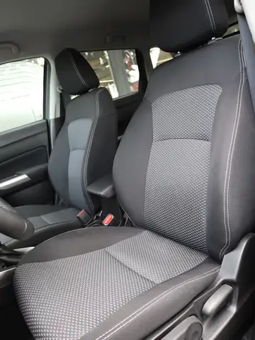 Suzuki Vitara view 13