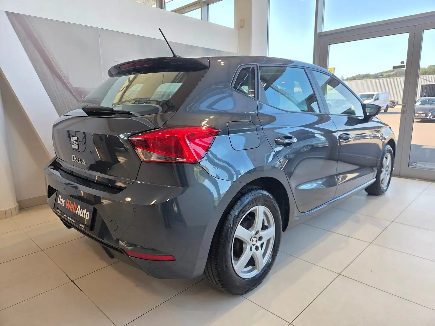 SEAT Ibiza Austria Edition Grau - 2