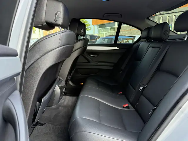 BMW 5 Series view 7