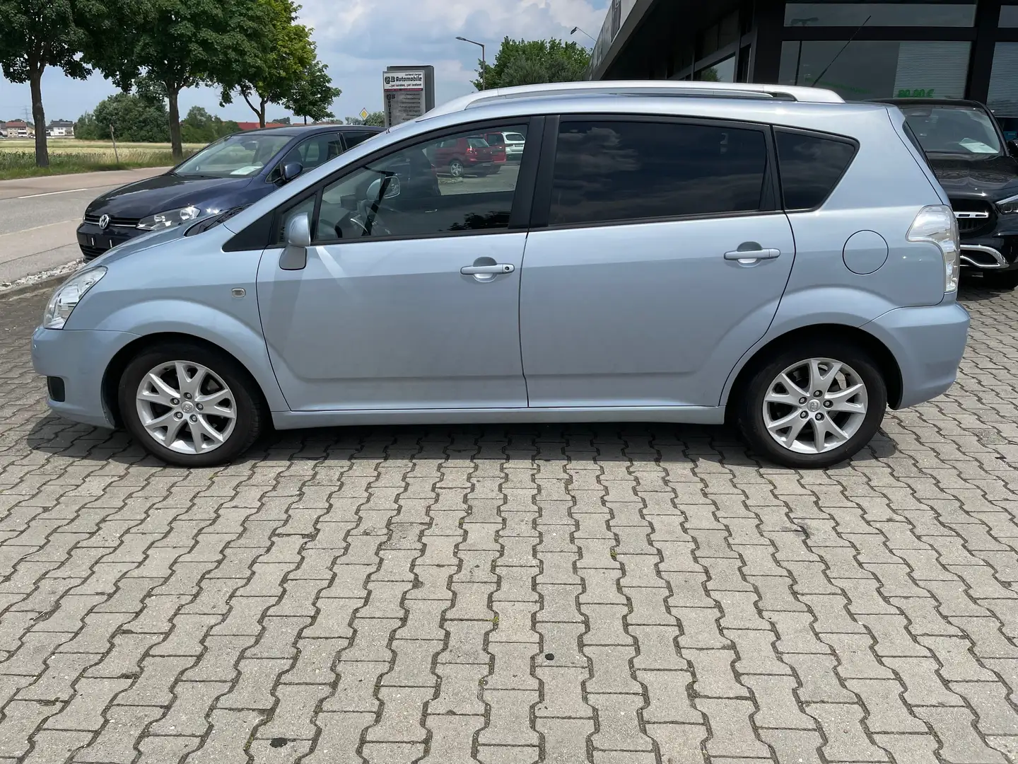 Toyota Corolla Verso 2.2 D-4D Klimaautomatic, Sitzheizung ,AHK Синій - 2