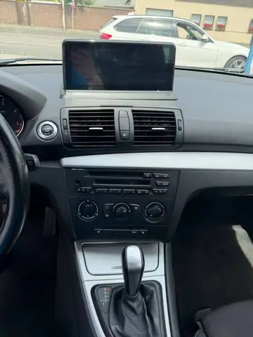 BMW 1 Series view 11