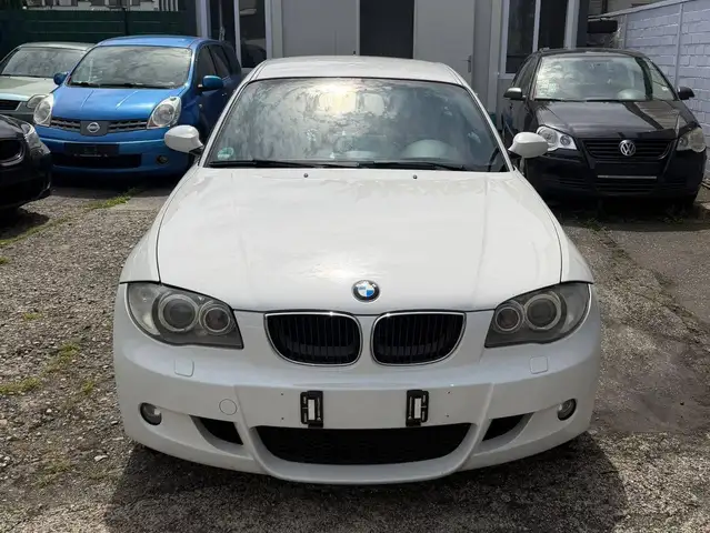 BMW 1 Series view 6