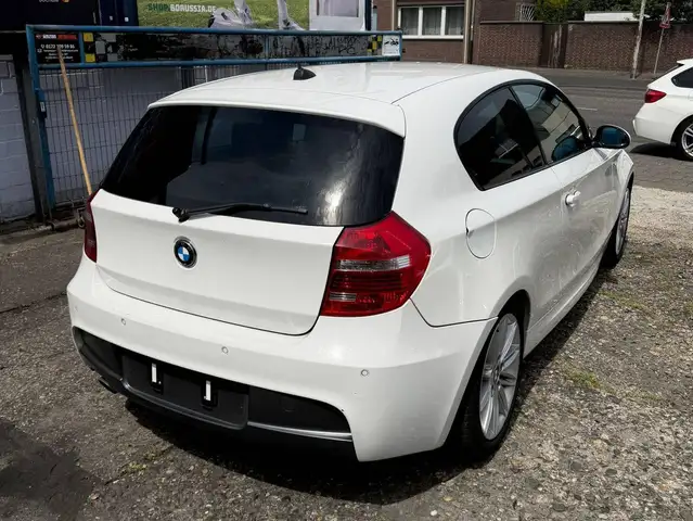 BMW 1 Series view 5