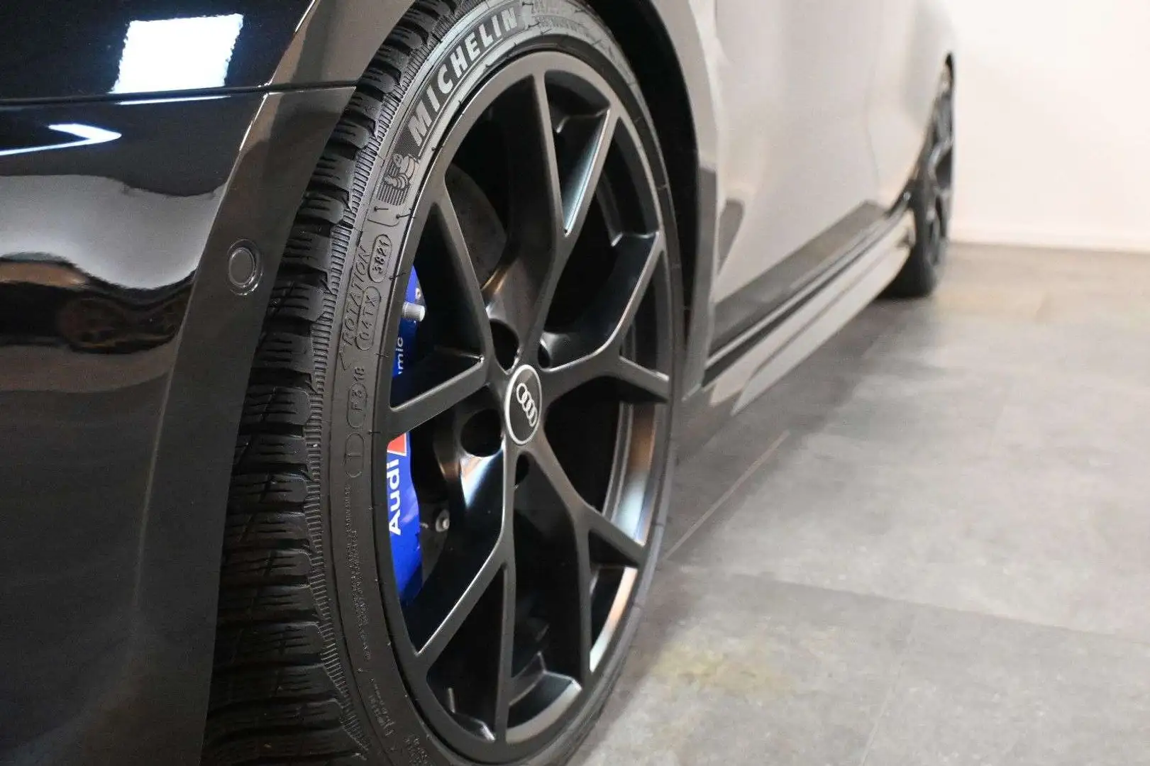 Audi RS3 Limousine*Dynamik*Keramik*ACC*KW*Carbon Noir - 2