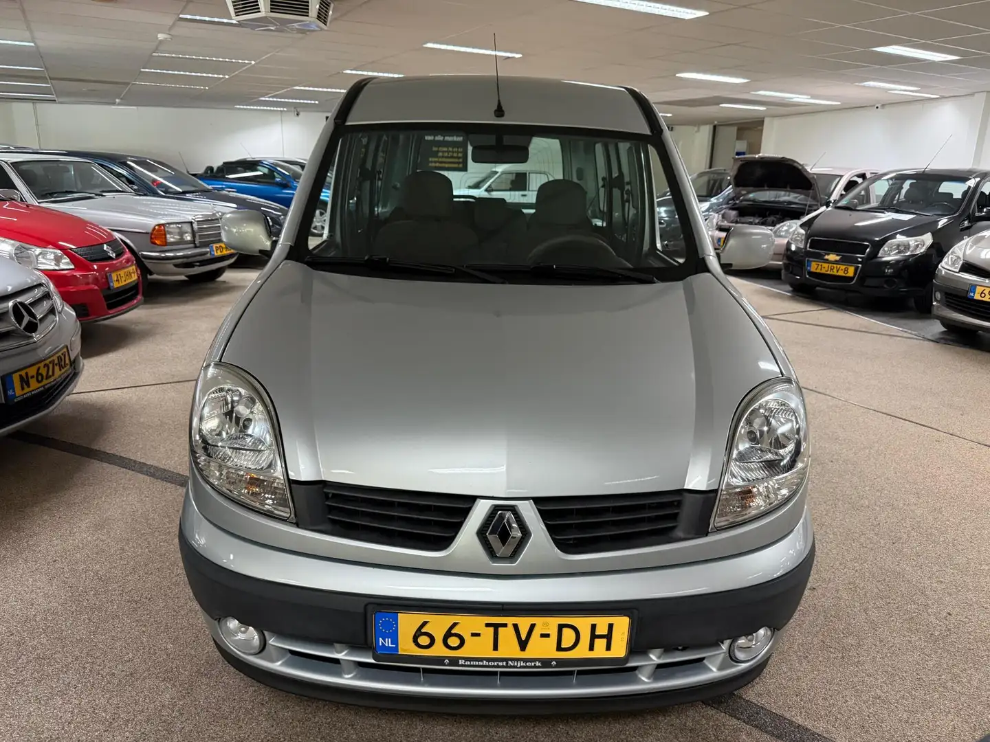 Renault Kangoo 1.2-16V Expression Luxe 84.000dkm Nap!!! Nieuwe ap Grijs - 2