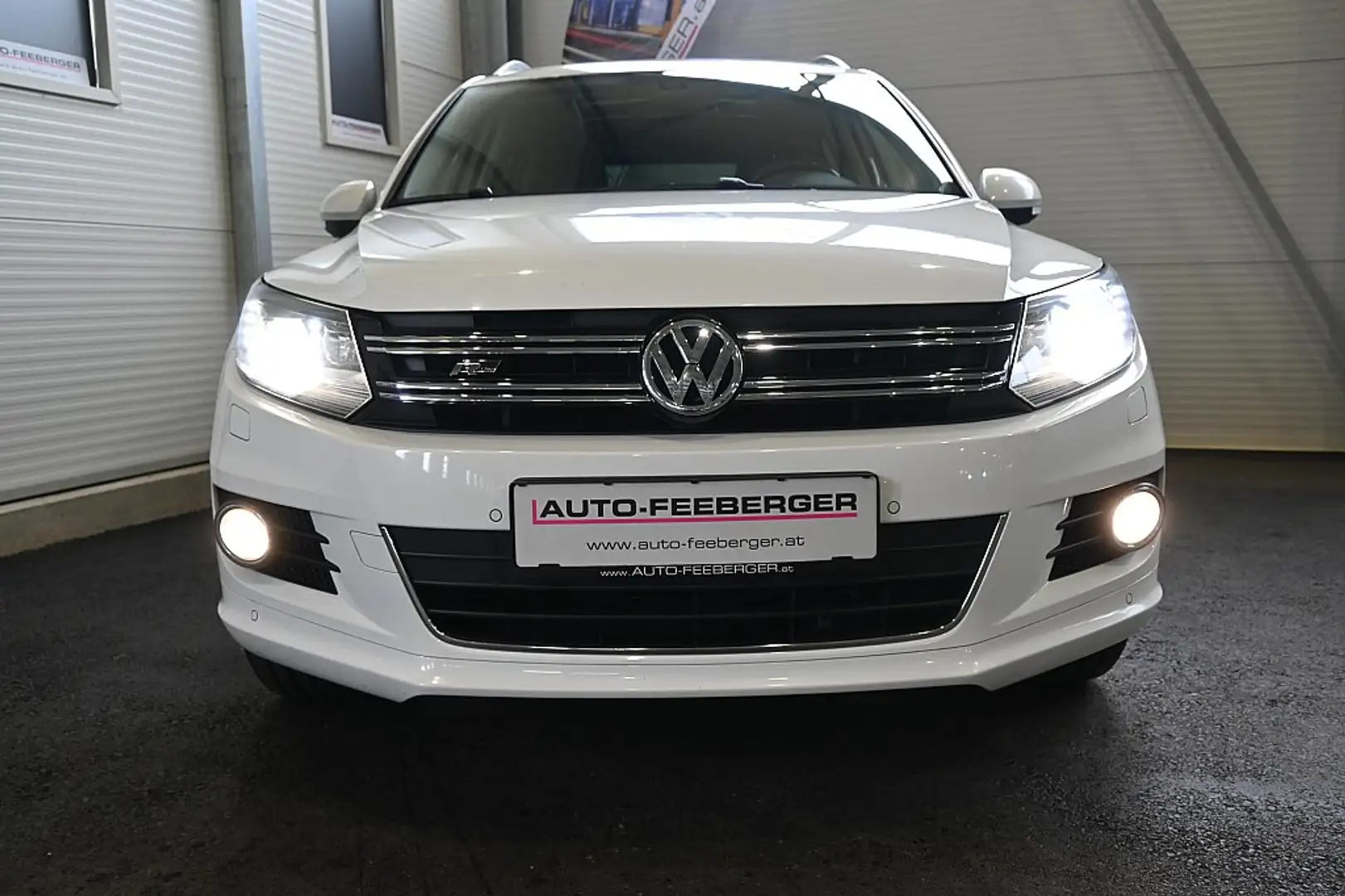 Volkswagen Tiguan 2,0 TDI SCR Sky Xenon,R-Line,Xenon,Alcantara,Te... Wit - 2