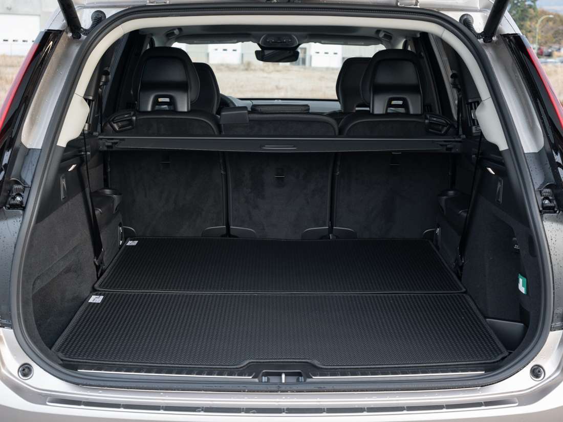 2026 Volvo XC90 T8 ULTRA DARK THEME thumb 10