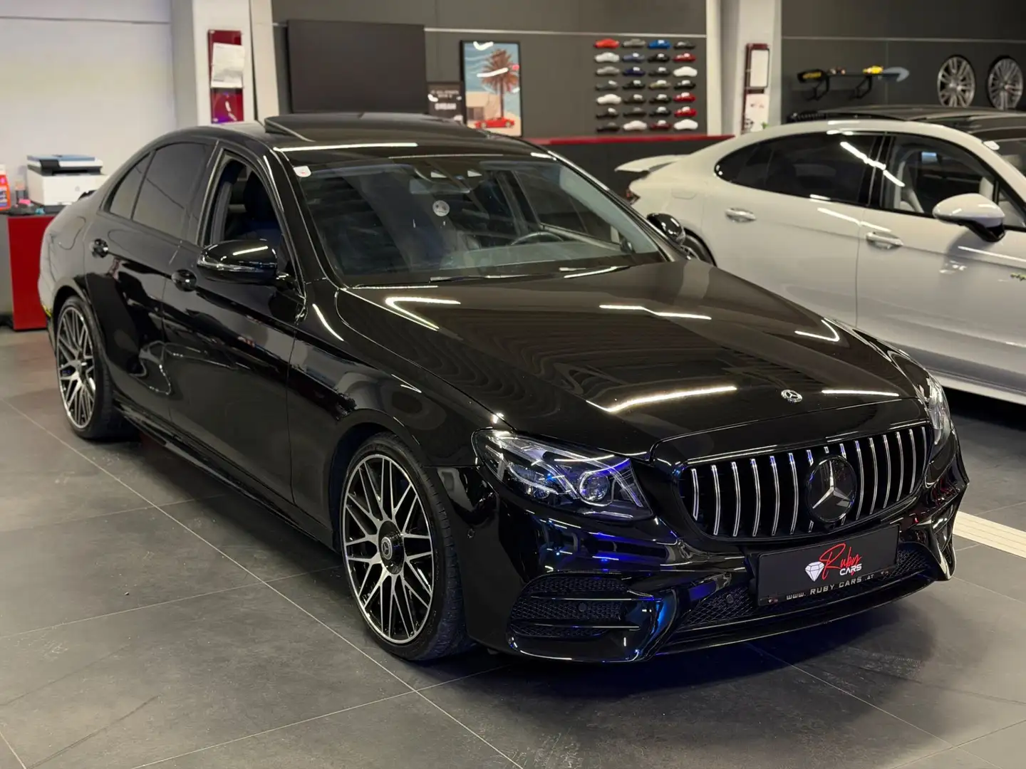 Mercedes-Benz E 350 E-Klasse E 350 d Avantgarde AMG Optik Schwarz - 2