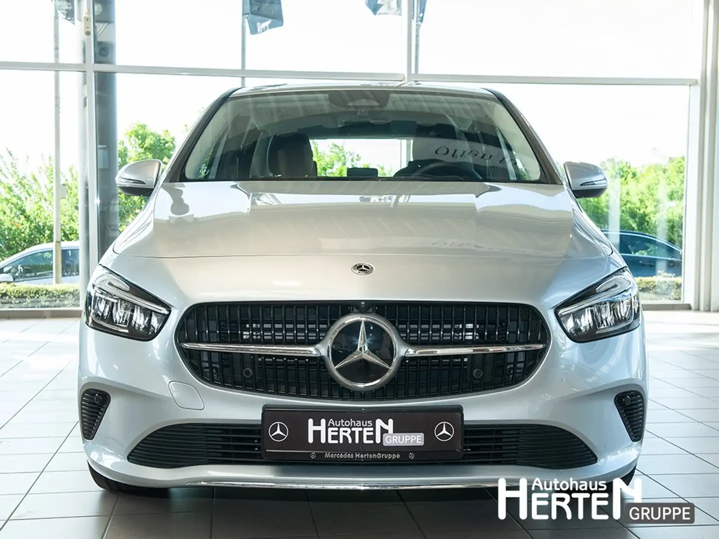Mercedes-Benz B 180 +PROGRESSIVE+ADVANCED+LED+R-KAMERA+DAB+SHZ Grey - 2