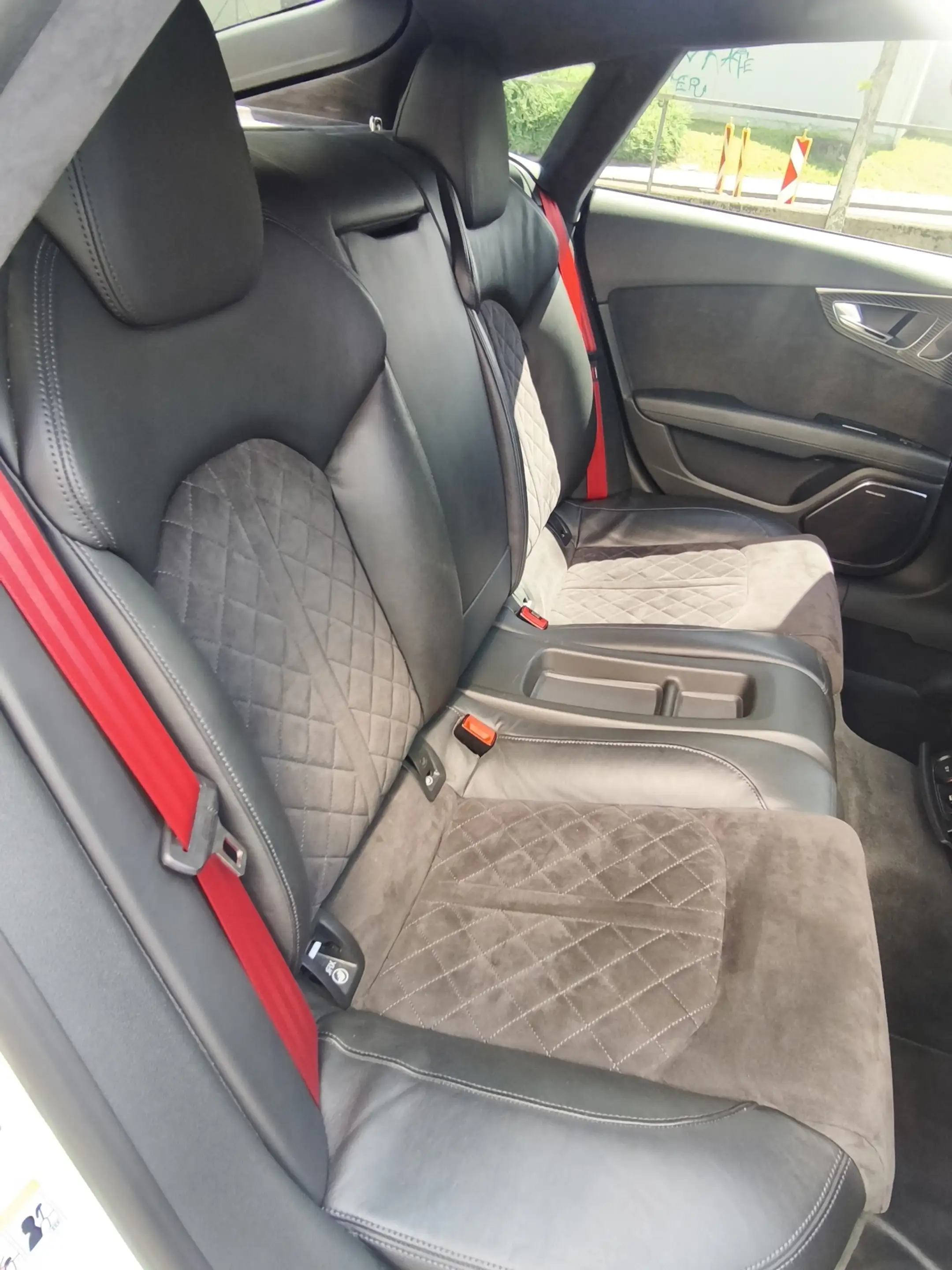 Audi RS7 4.0 TFSI quattro — photo 14