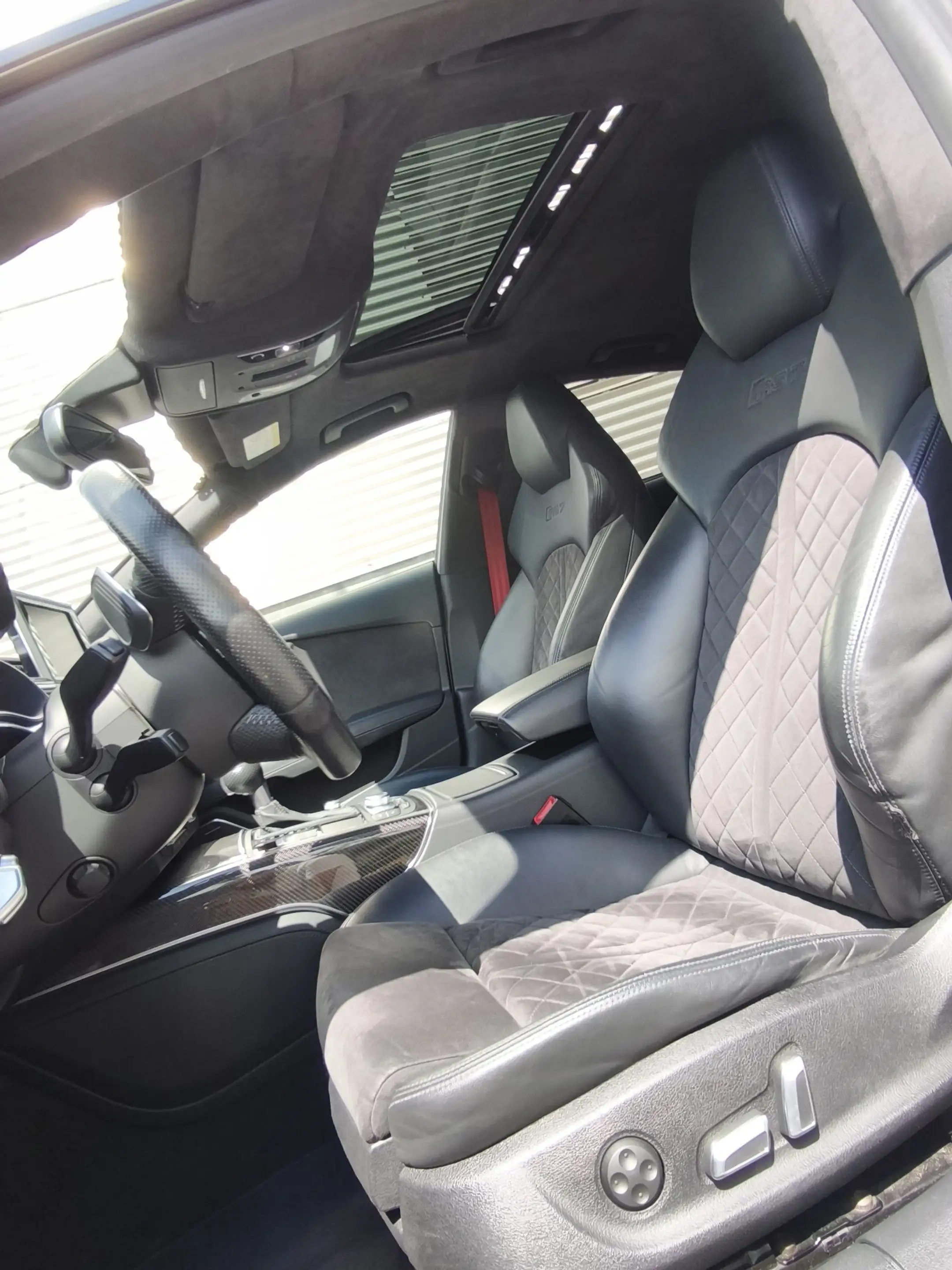 Audi RS7 4.0 TFSI quattro — photo 11