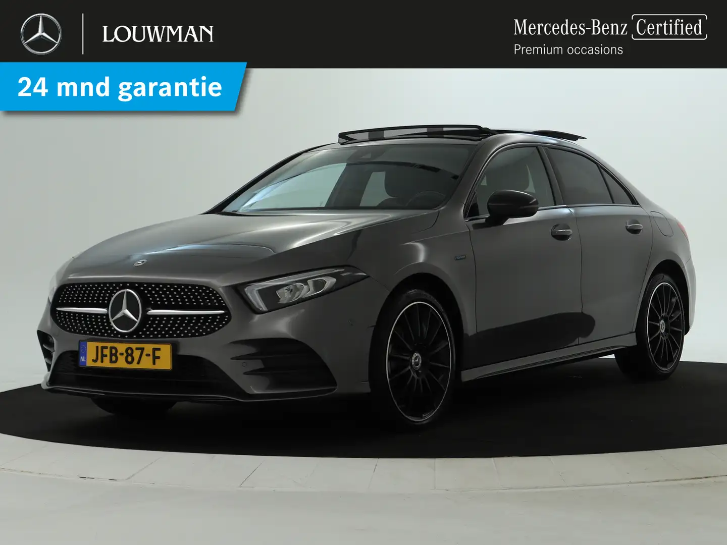 Mercedes-Benz A 250 e Sedan AMG Plug-In Hybride AMG Line | Night Pakke Grijs - 1