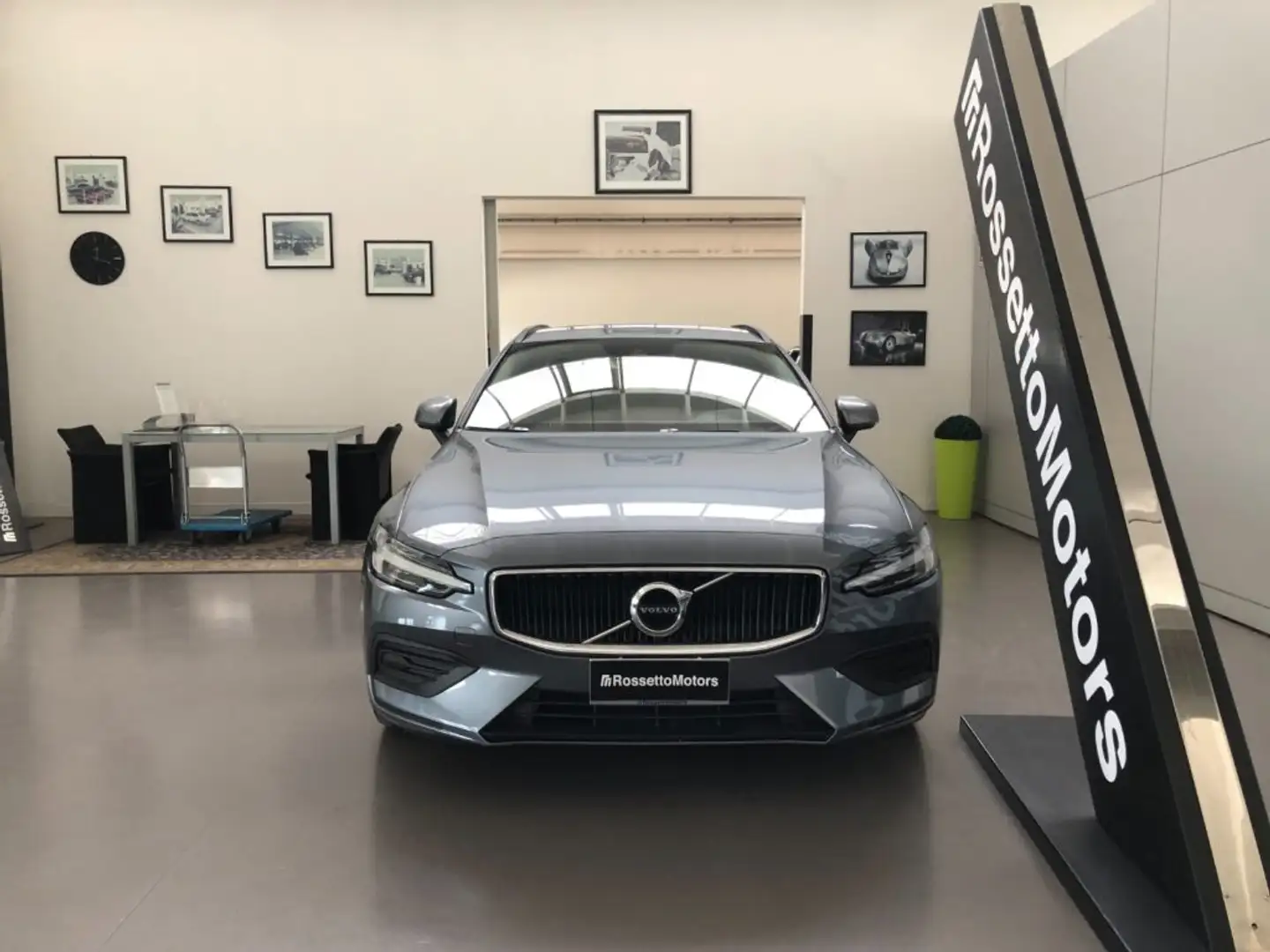 Volvo V60 2.0 b3 Momentum Business auto 8m my21 Grigio - 2