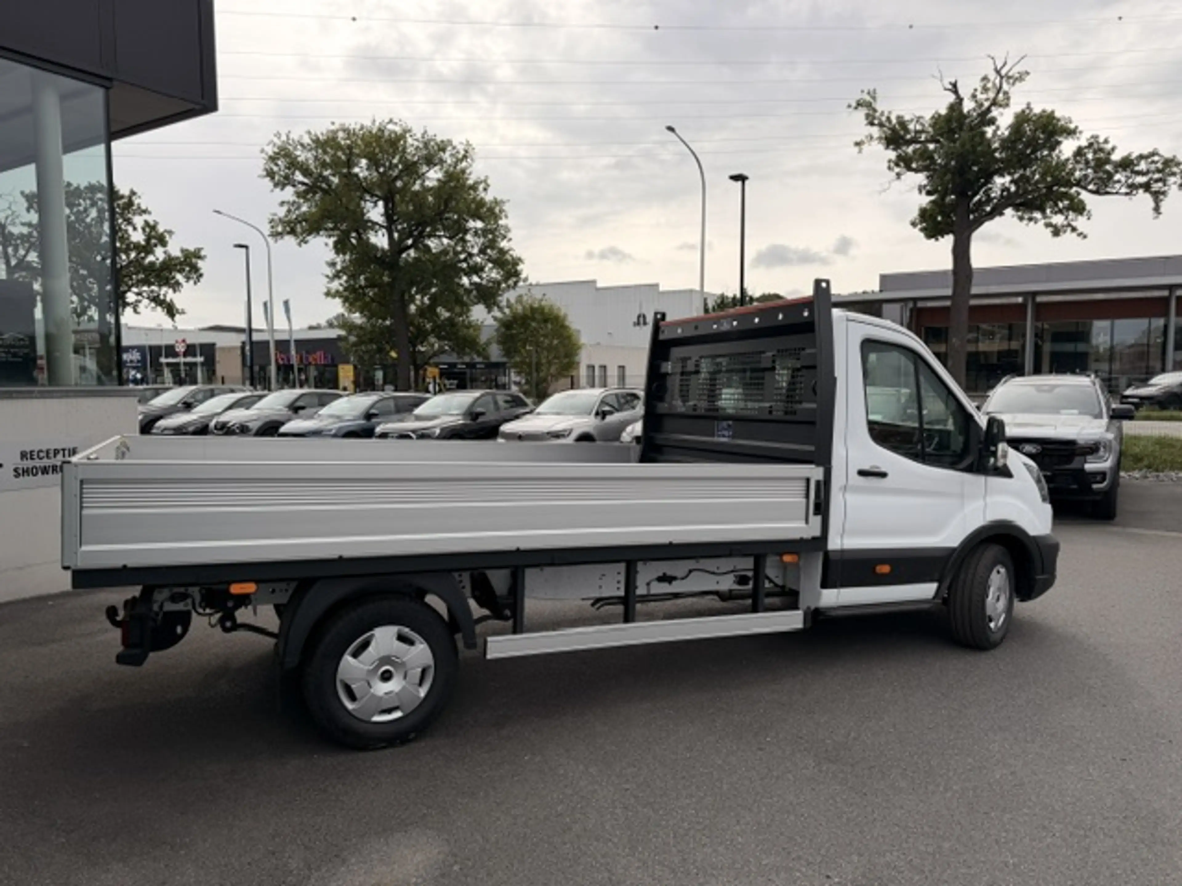 Ford Transit CHASSIS CABINE +LAADBAK 350L AUTOMAAT NIEUW 0KM 34900+BTW — photo 4