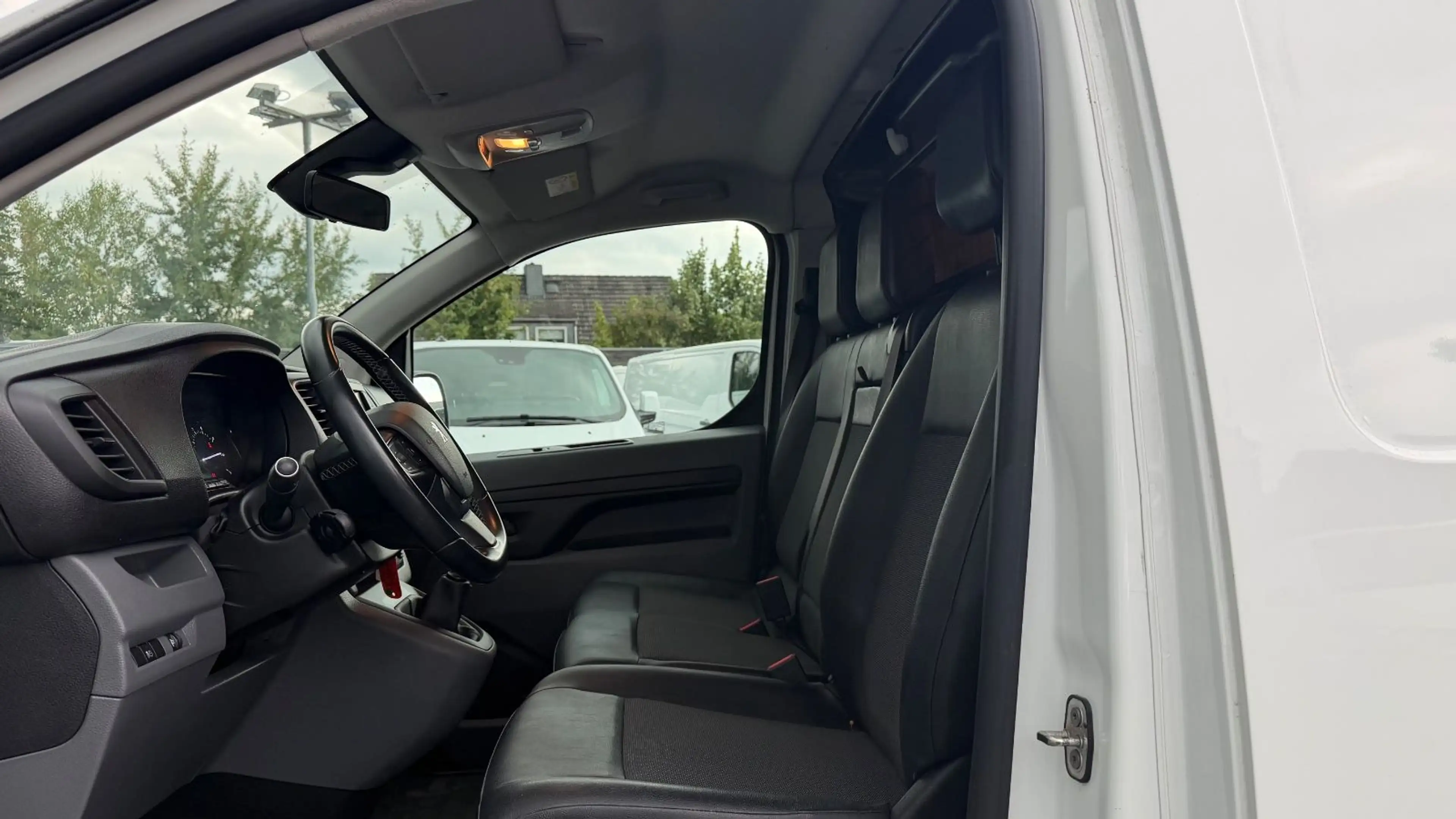 Peugeot Expert EXPERT 2.0 PREMIUM L2 KAMERA/STANDHZ/TEMPOMAT — photo 9