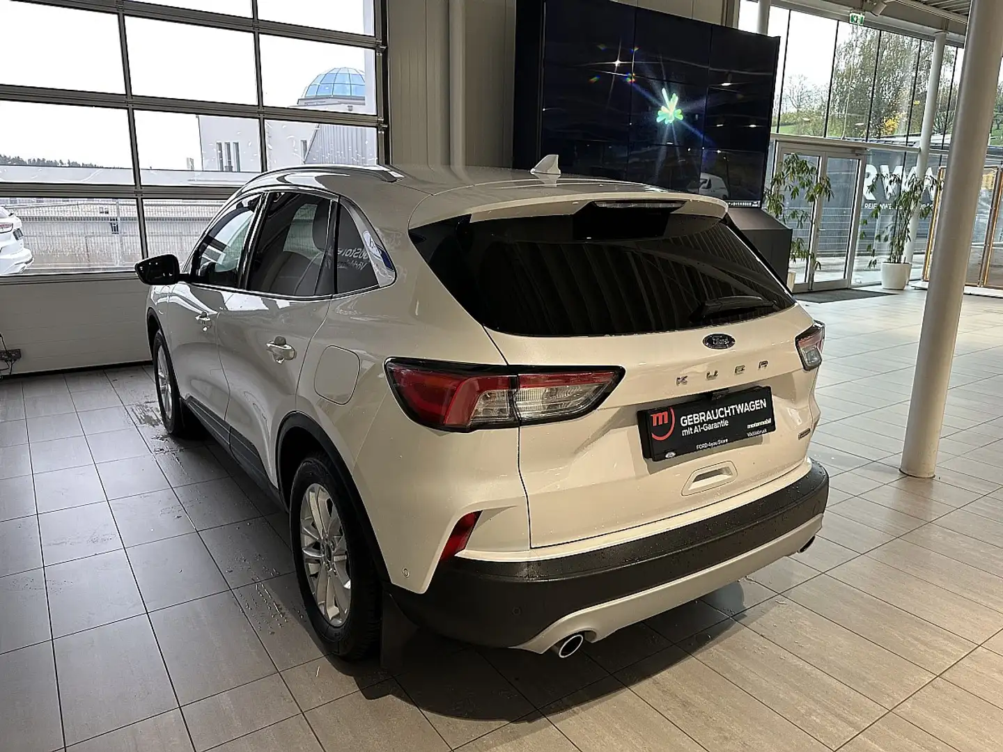 Ford Kuga 2,5 Duratec PHEV Titanium Aut. Wit - 2