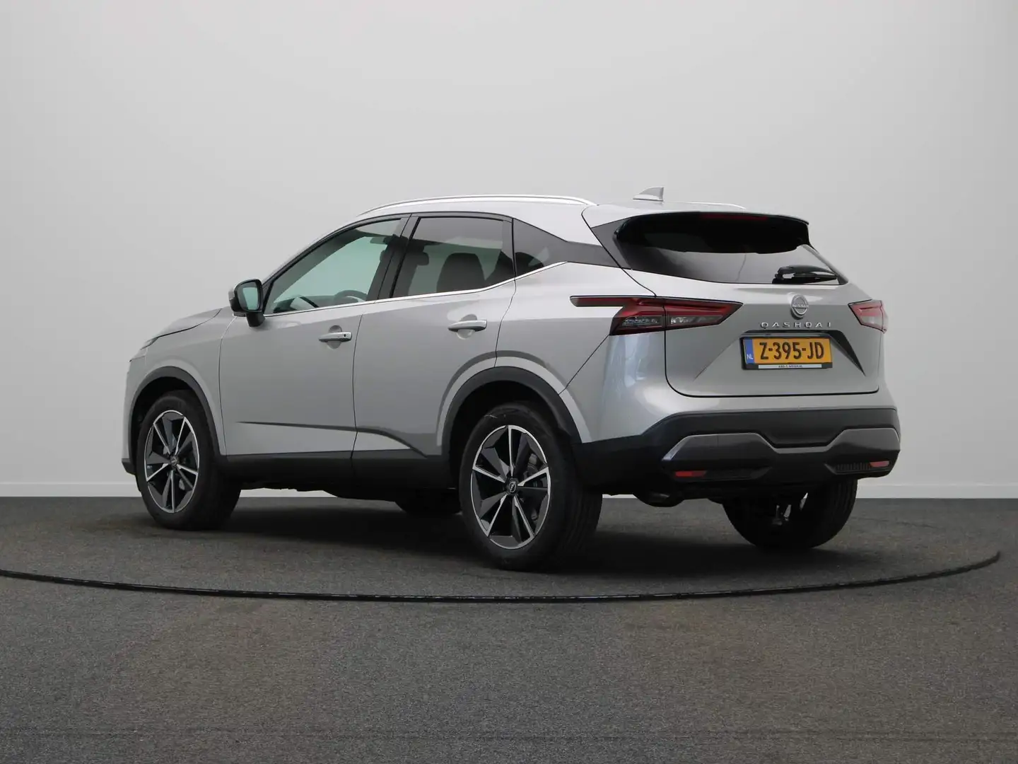 Nissan Qashqai 140pk MHEV Tekna | Keyless Entry | Panorama dak | Grijs - 2