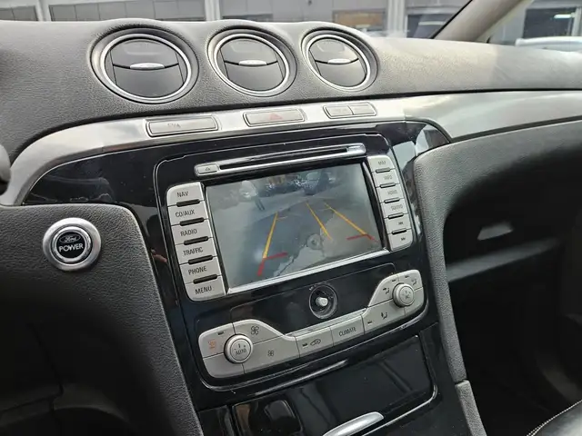 Ford S-Max view 13