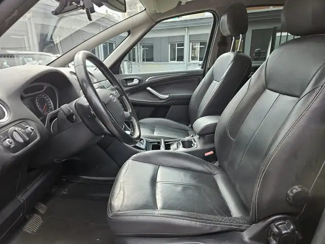 Ford S-Max view 7