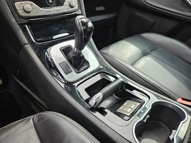 Ford S-Max view 14