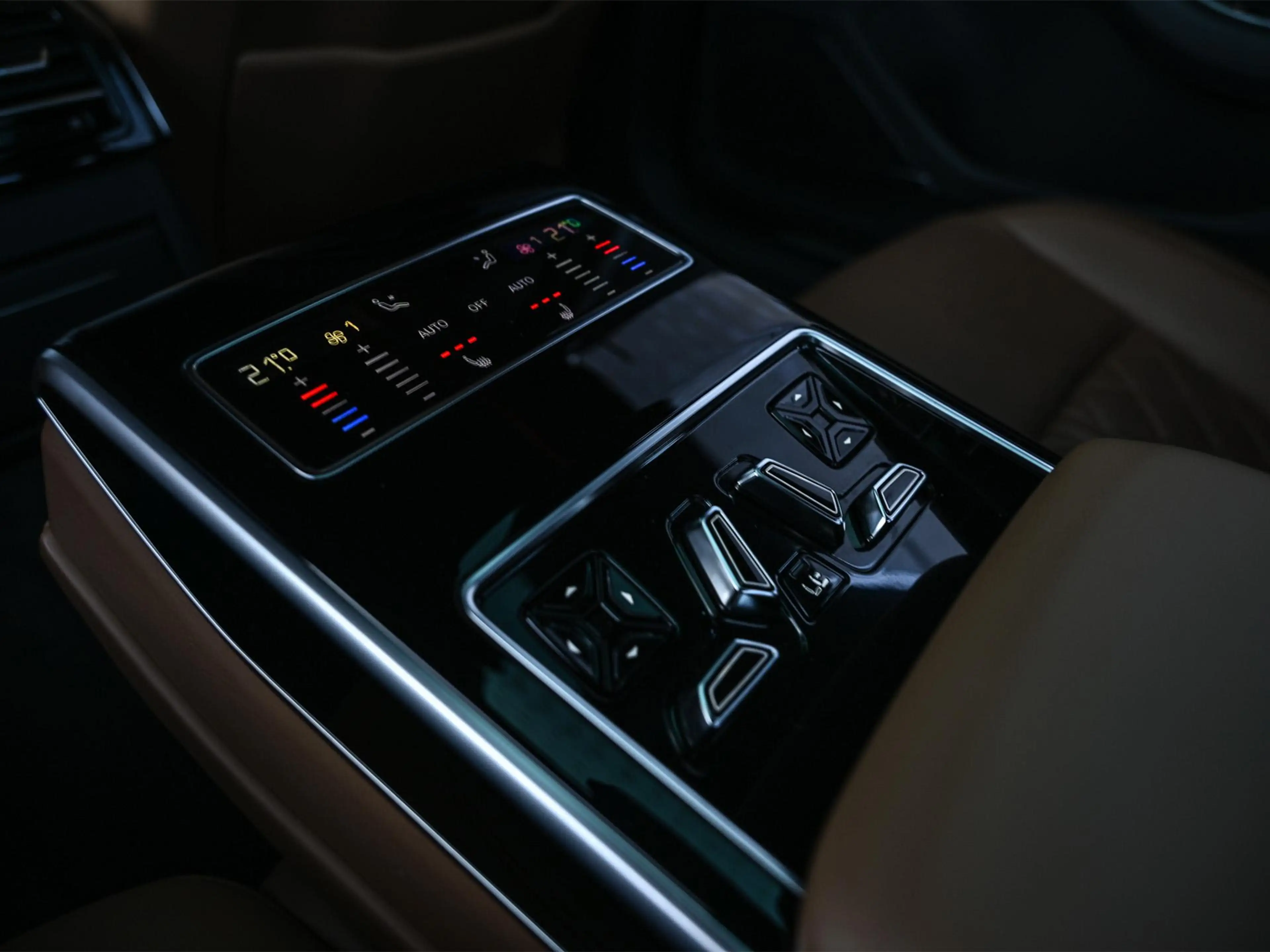 Audi A8 60 TFSI e quattro Lang Pro Line Plus — photo 37