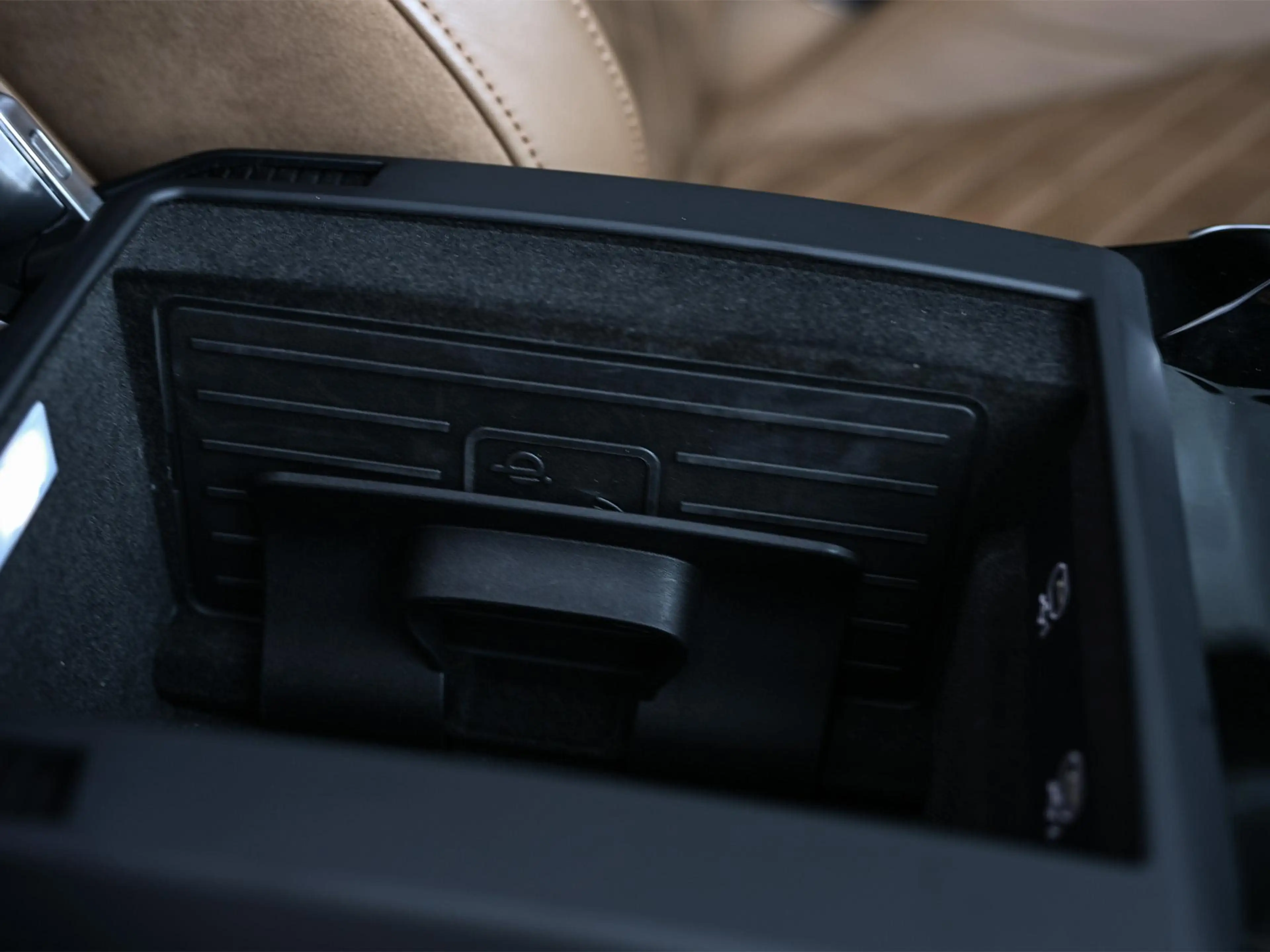 Audi A8 60 TFSI e quattro Lang Pro Line Plus — photo 28
