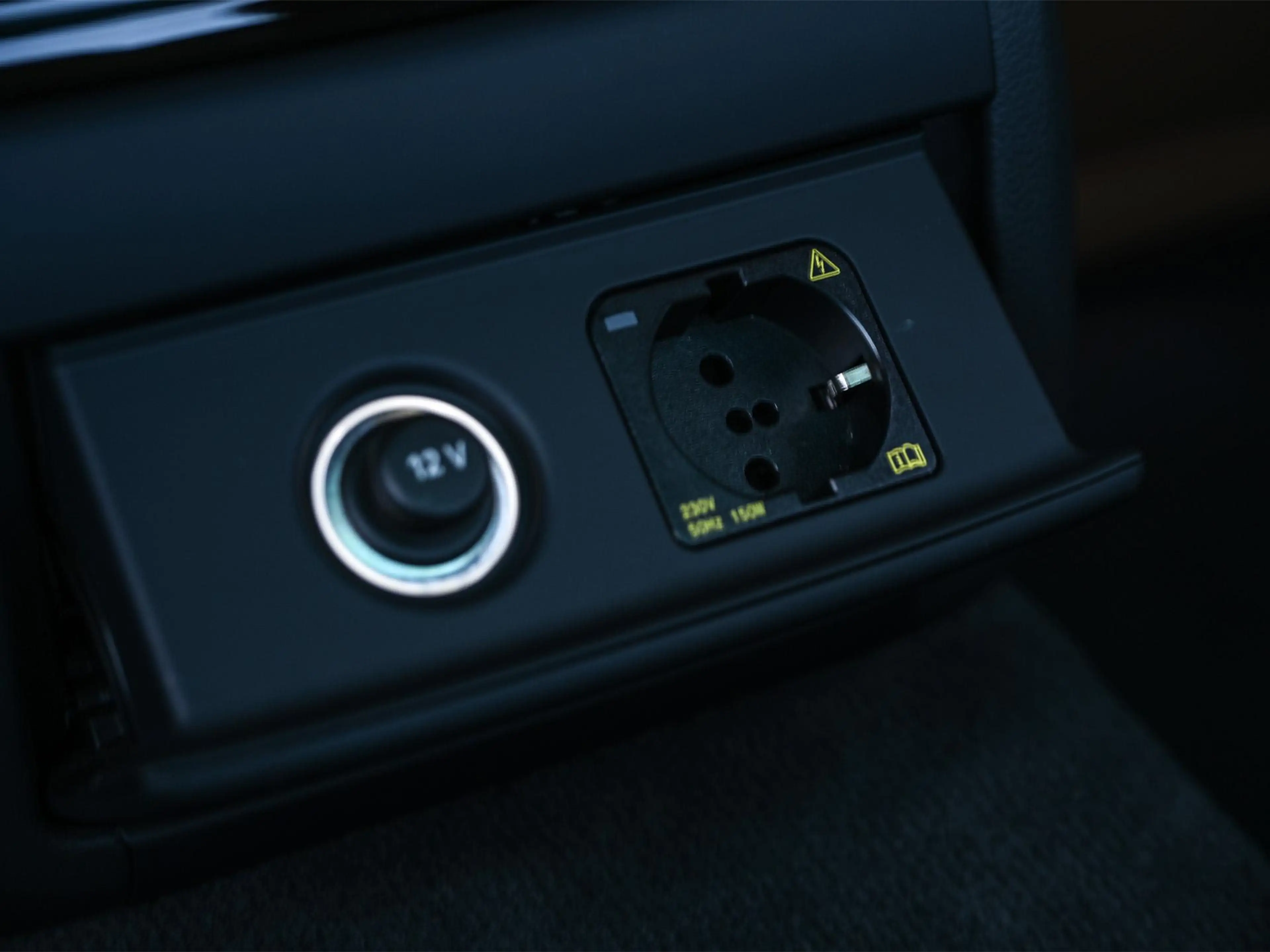 Audi A8 60 TFSI e quattro Lang Pro Line Plus — photo 30