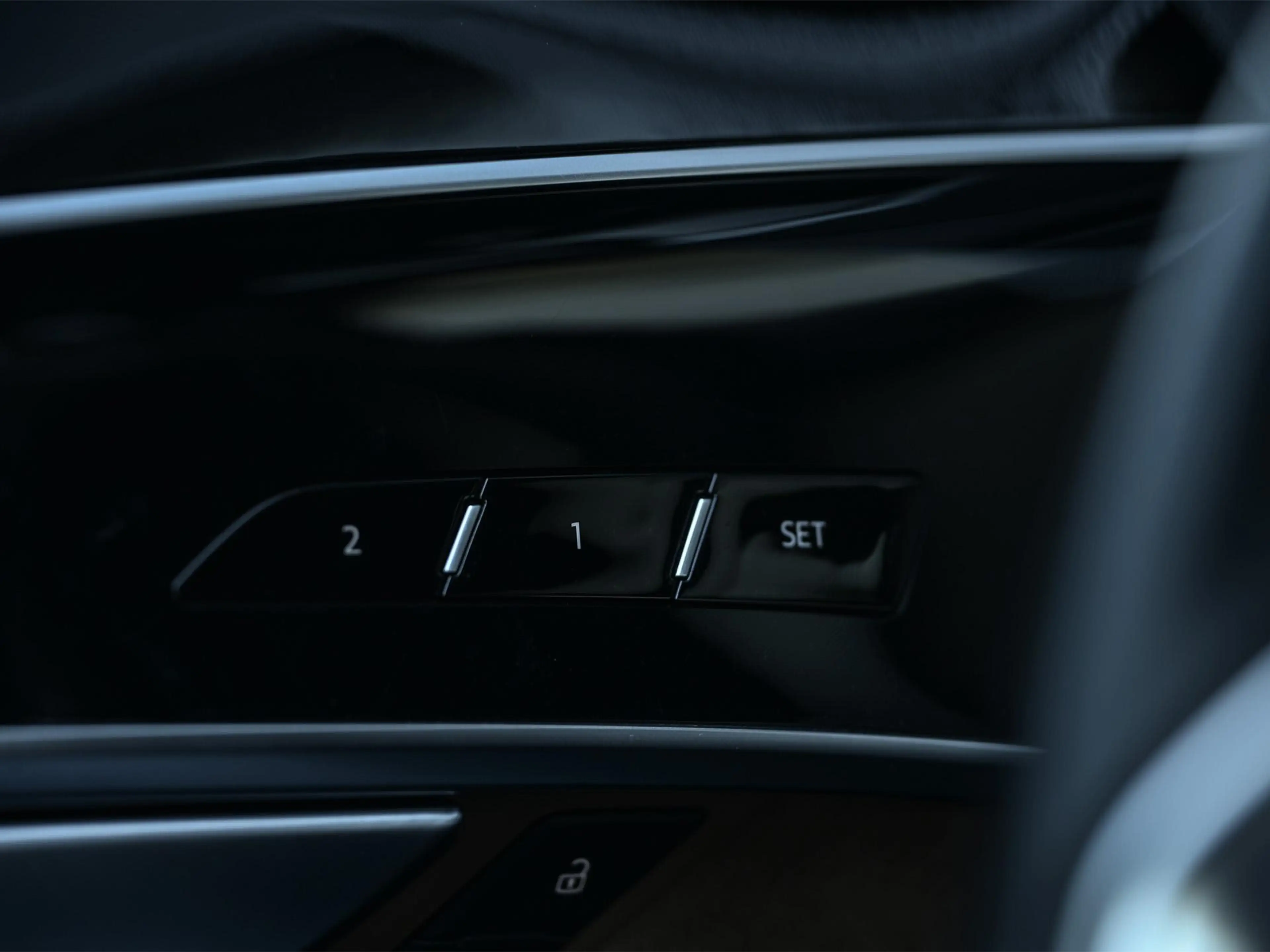Audi A8 60 TFSI e quattro Lang Pro Line Plus — photo 11