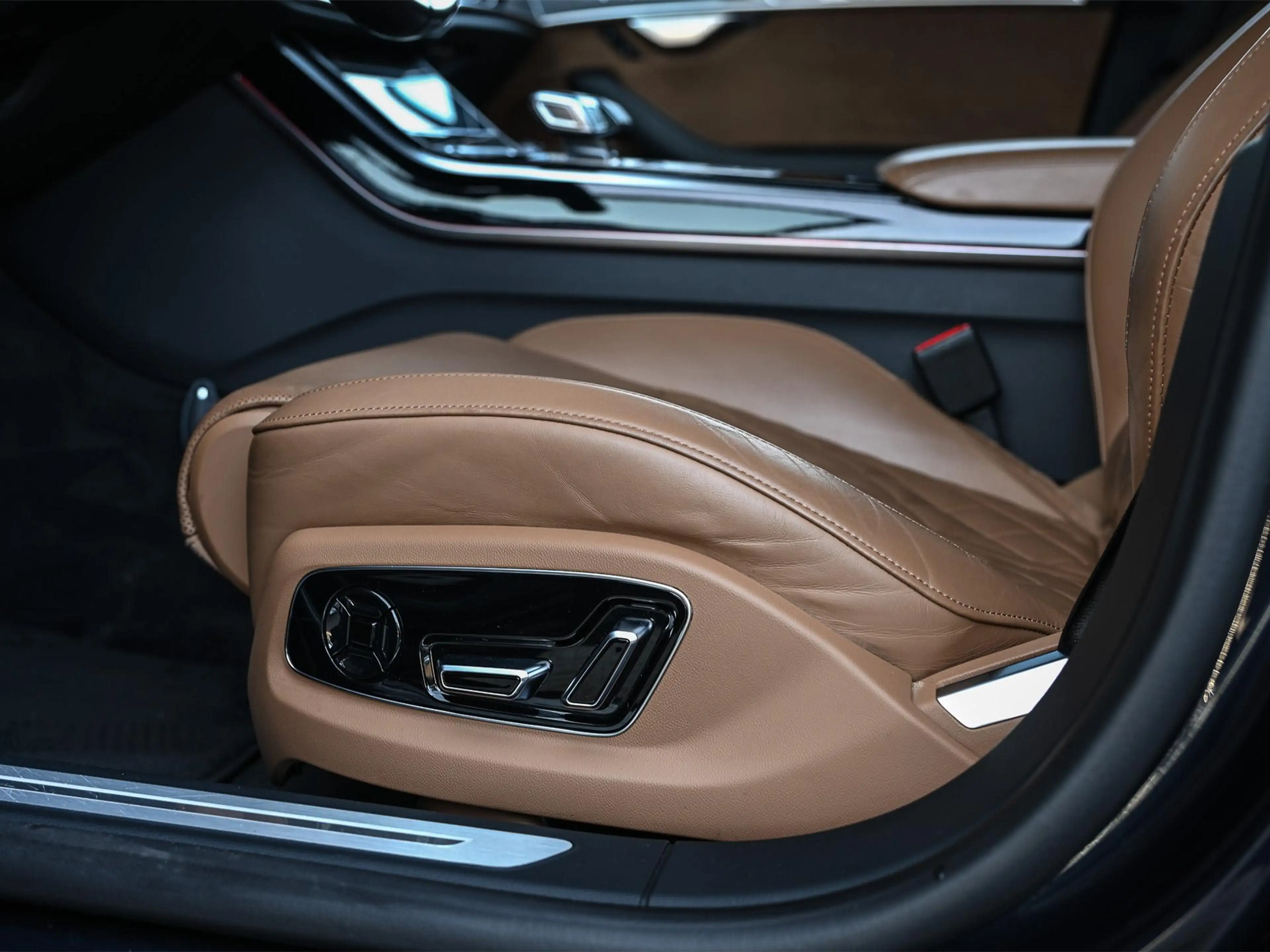 Audi A8 60 TFSI e quattro Lang Pro Line Plus — photo 10