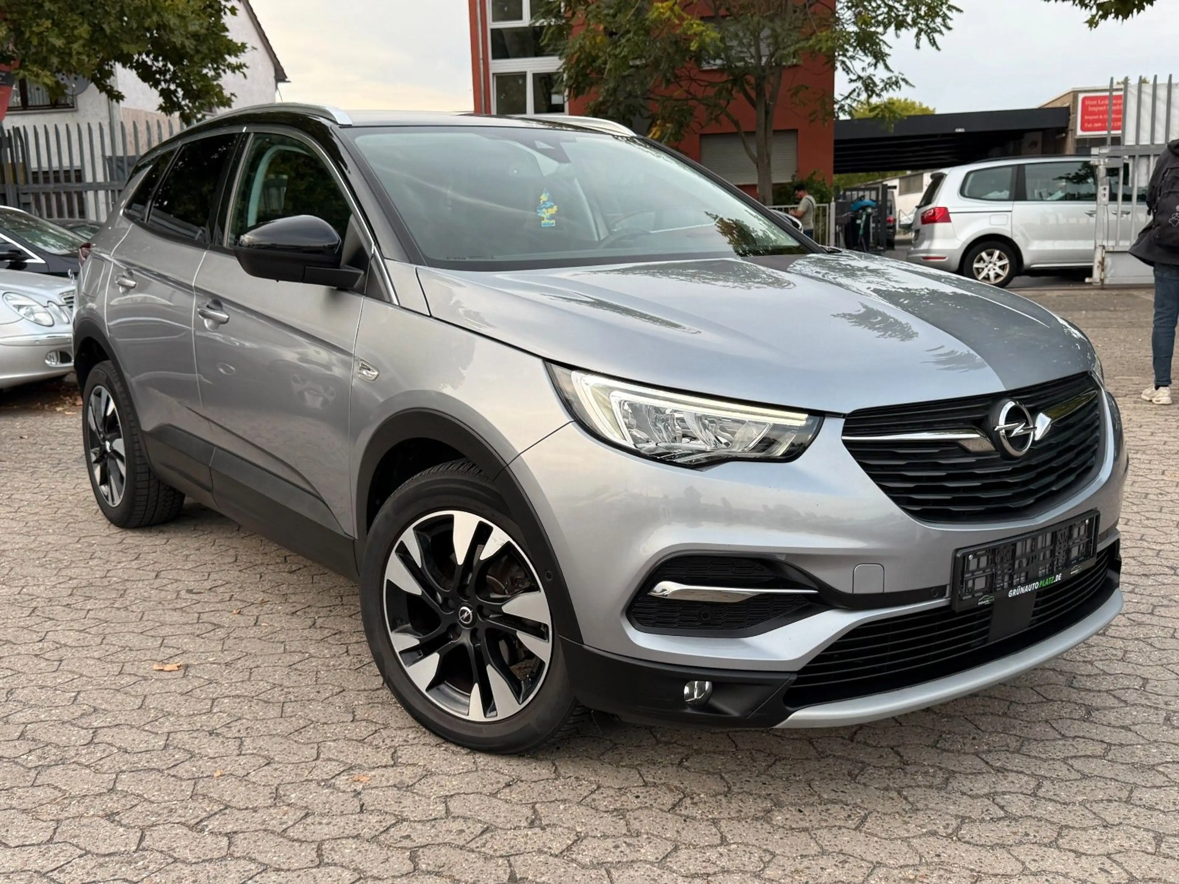 Opel Grandland X GRANDLAND (X) / AUTOMATIK / 2 HAND /CARPLAY / — photo 2