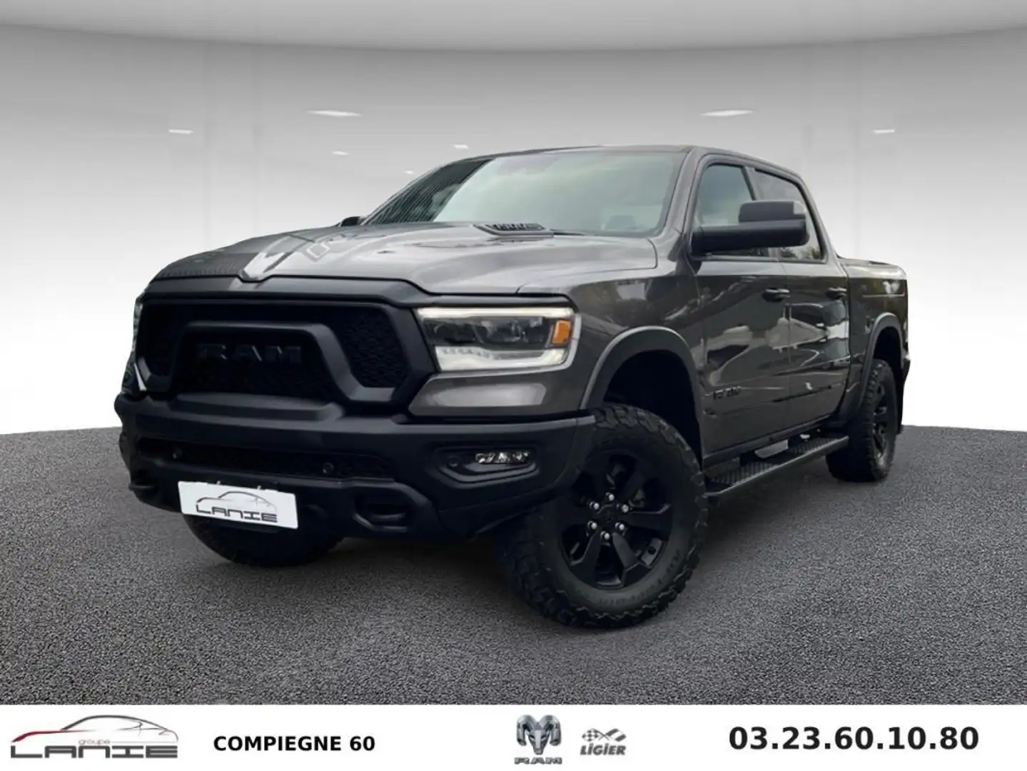 Dodge RAM 1500 CREW CAB 5.7 V8 HEMI REBEL PACK NIGHT Grijs - 1