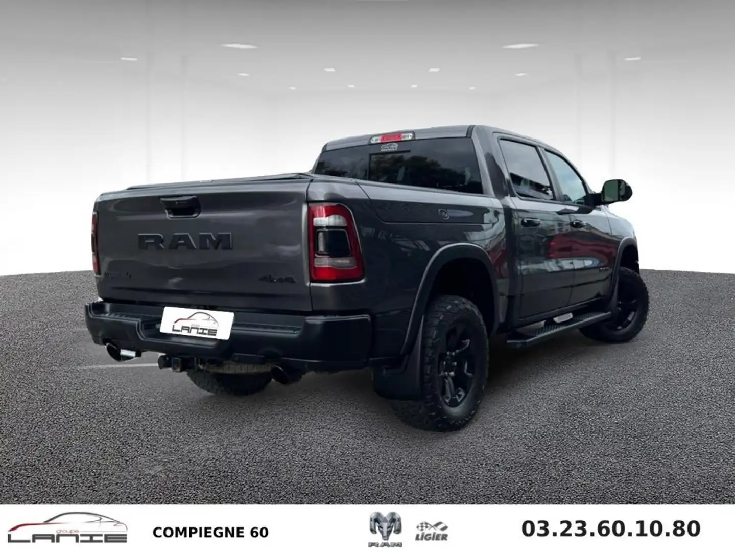 Dodge RAM 1500 CREW CAB 5.7 V8 HEMI REBEL PACK NIGHT Grijs - 2