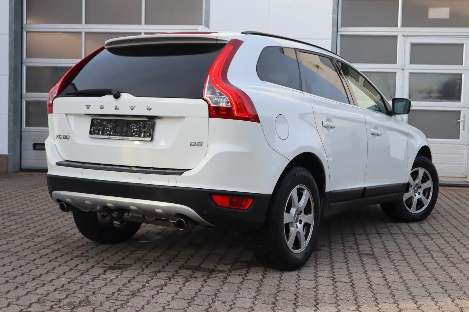 Volvo XC60 D3 AT Summum Weiß - 2
