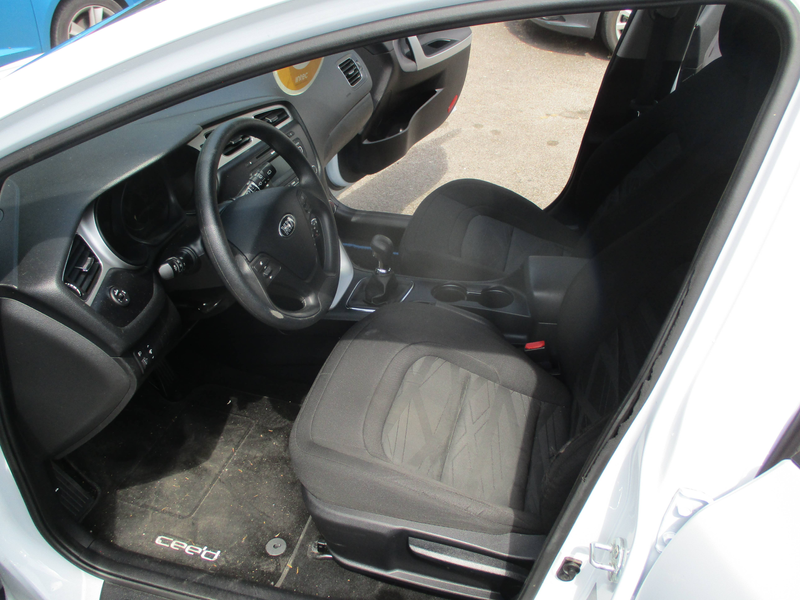 Kia Ceed / cee'd Attract plus — photo 12