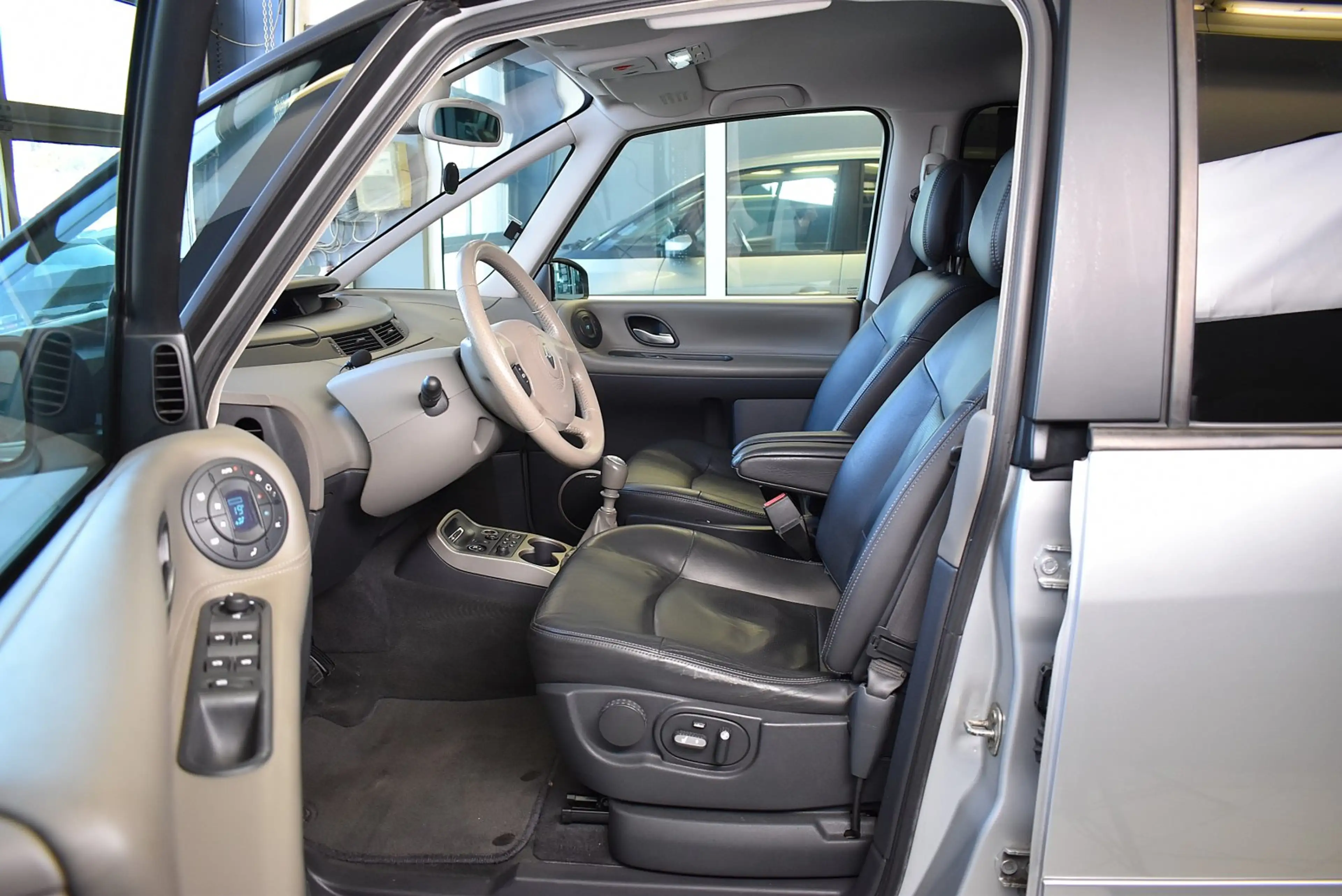 Renault Espace 2.0 16V Turbo Initiale 6-Sitze*Bi-Xenon*LPG — photo 11