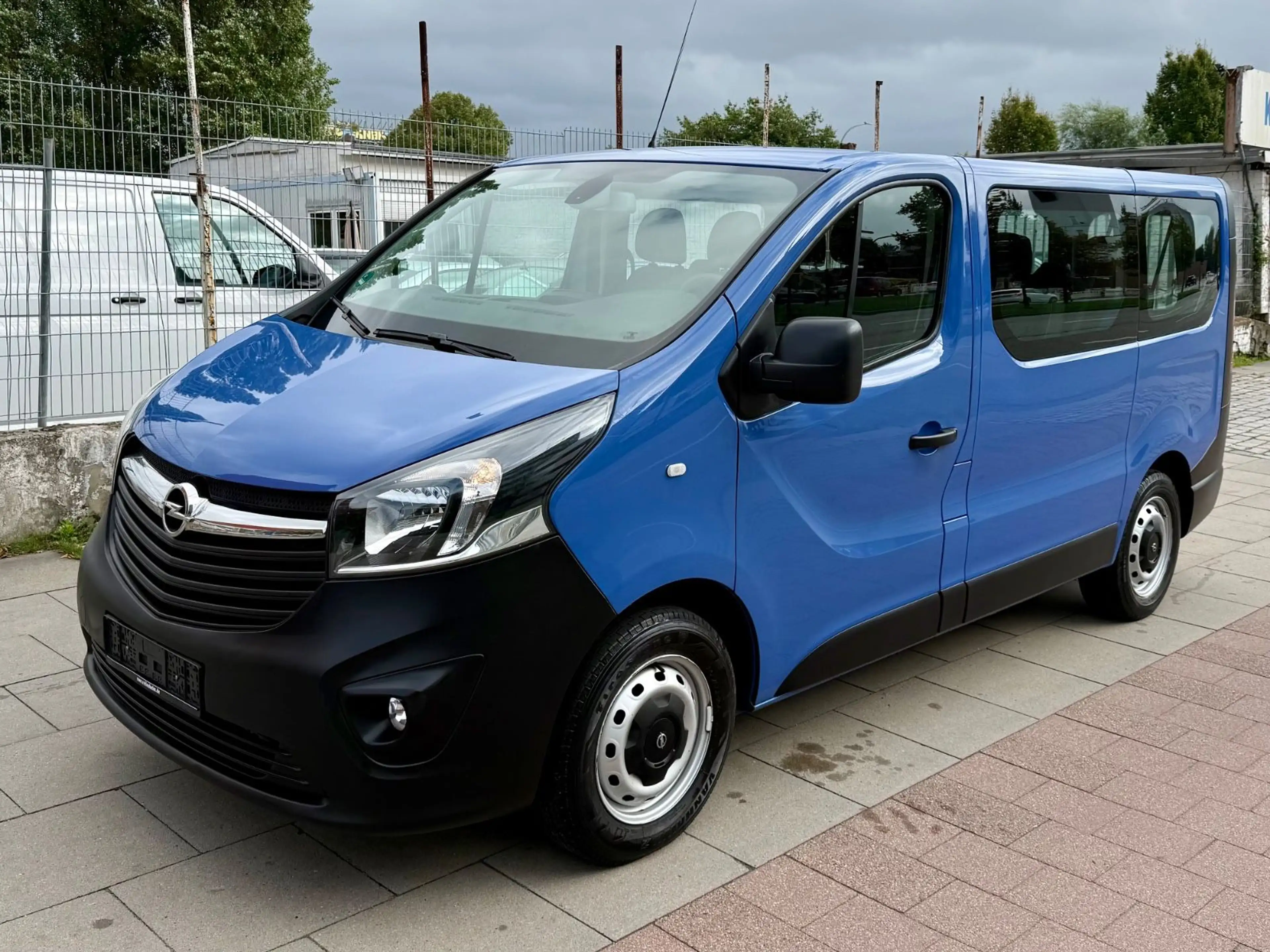 Opel Vivaro B Kasten/Kombi Combi L1H1  2,7t * 1 HAND — photo 7