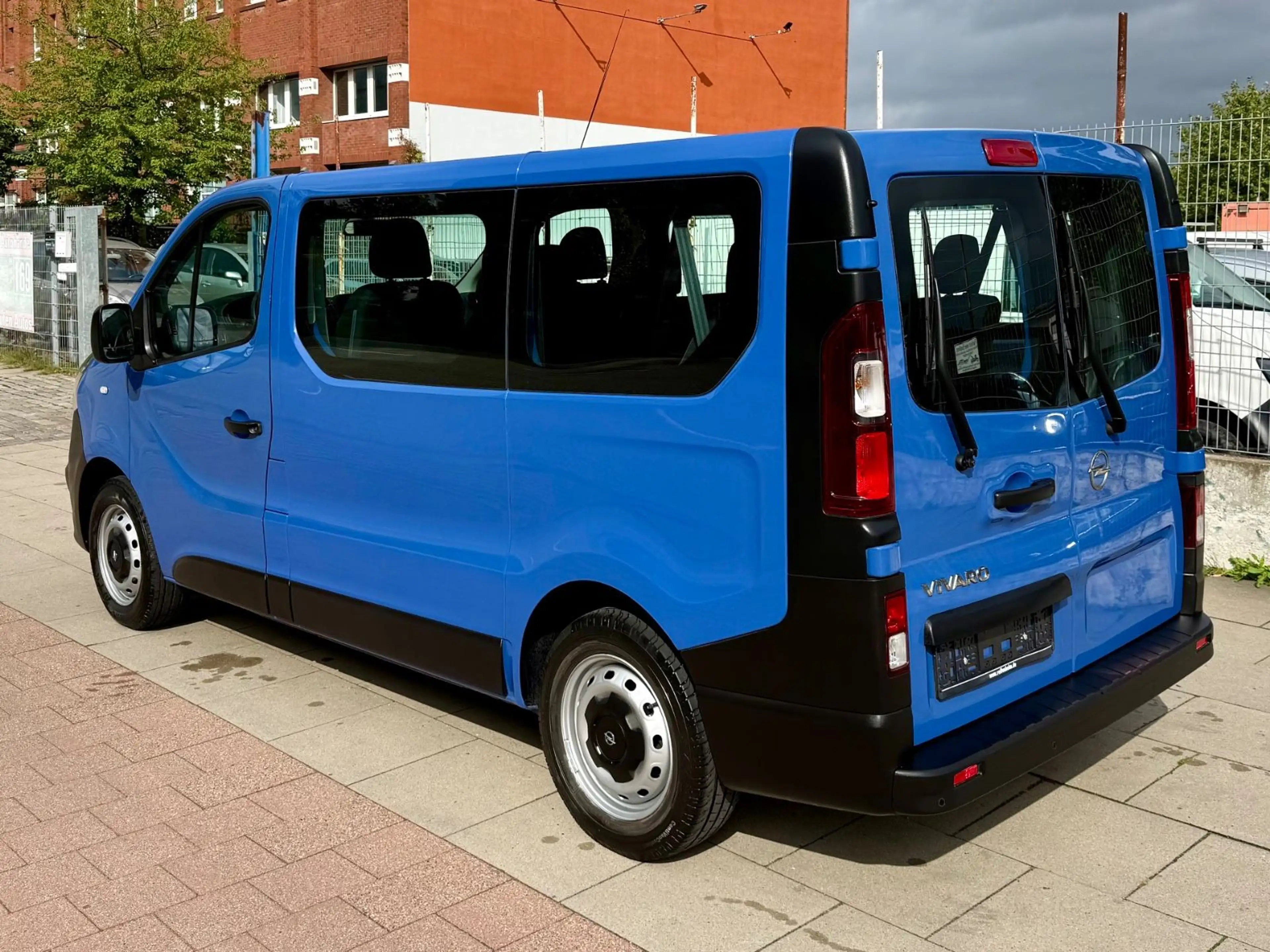 Opel Vivaro B Kasten/Kombi Combi L1H1  2,7t * 1 HAND — photo 14