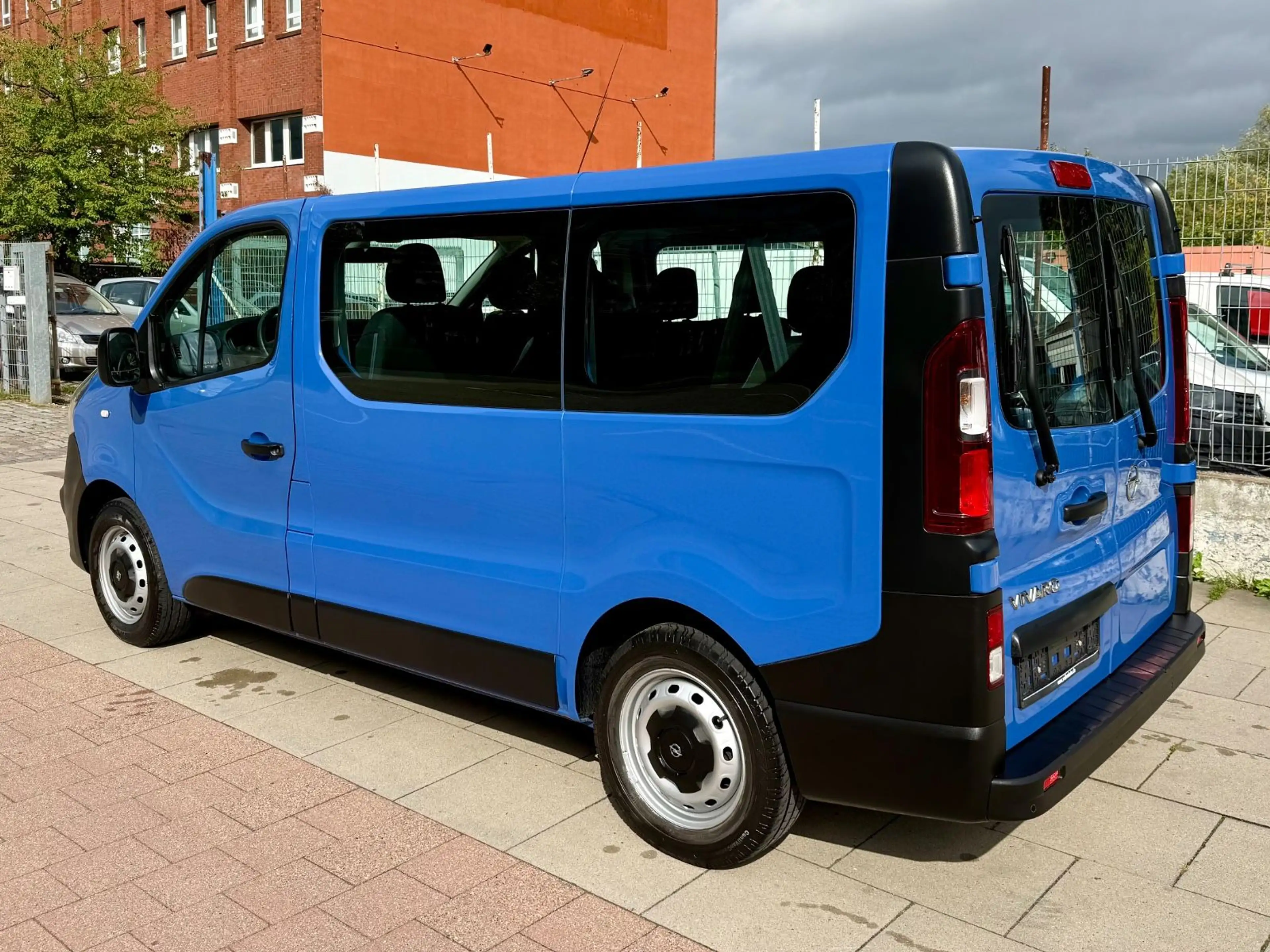 Opel Vivaro B Kasten/Kombi Combi L1H1  2,7t * 1 HAND — photo 15