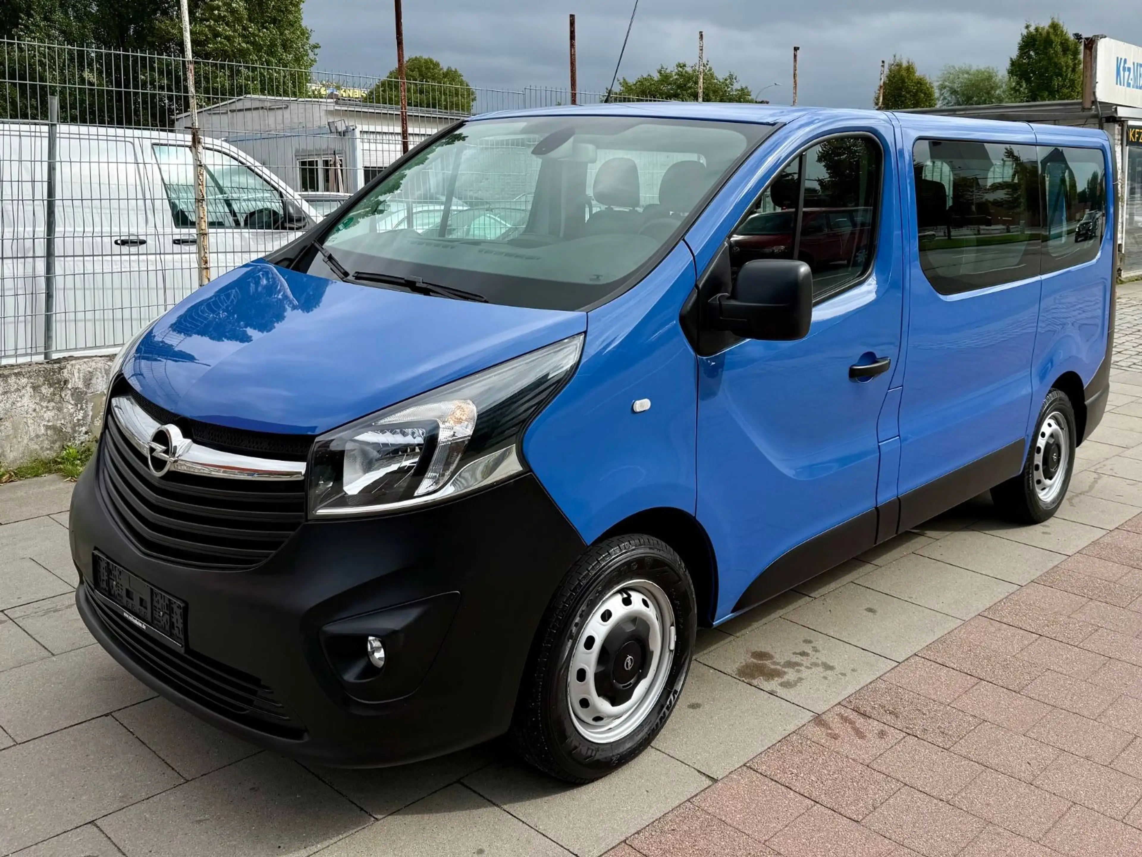 Opel Vivaro B Kasten/Kombi Combi L1H1  2,7t * 1 HAND — photo 2