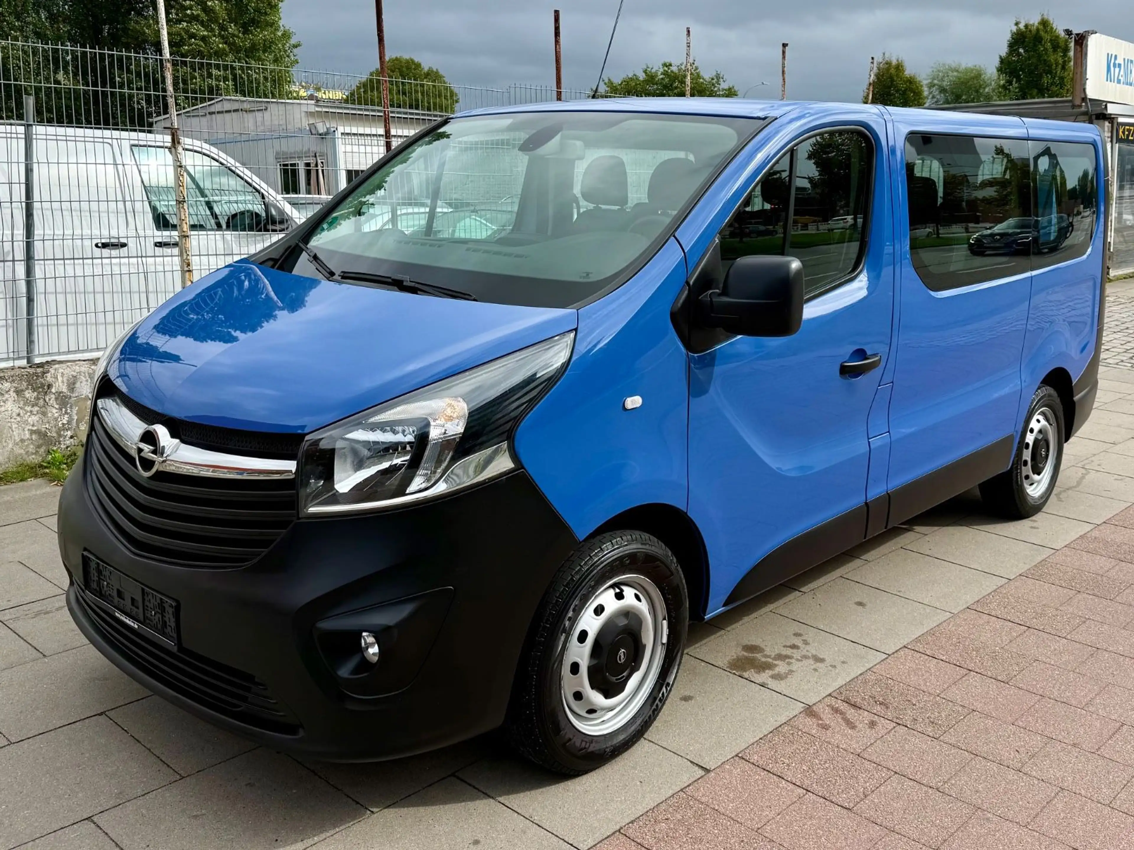 Opel Vivaro B Kasten/Kombi Combi L1H1  2,7t * 1 HAND — photo 3