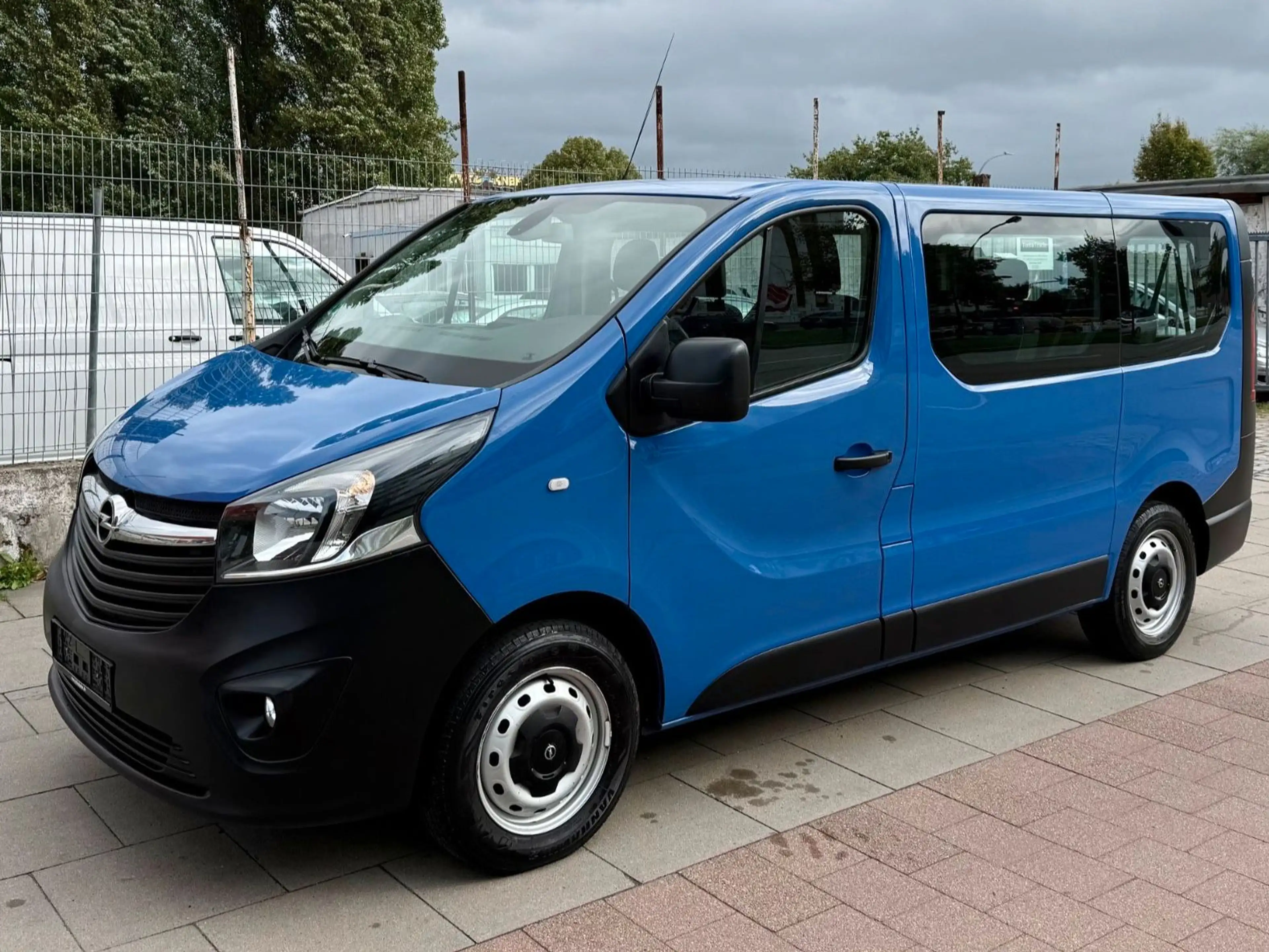 Opel Vivaro B Kasten/Kombi Combi L1H1 2,7t * 1 HAND