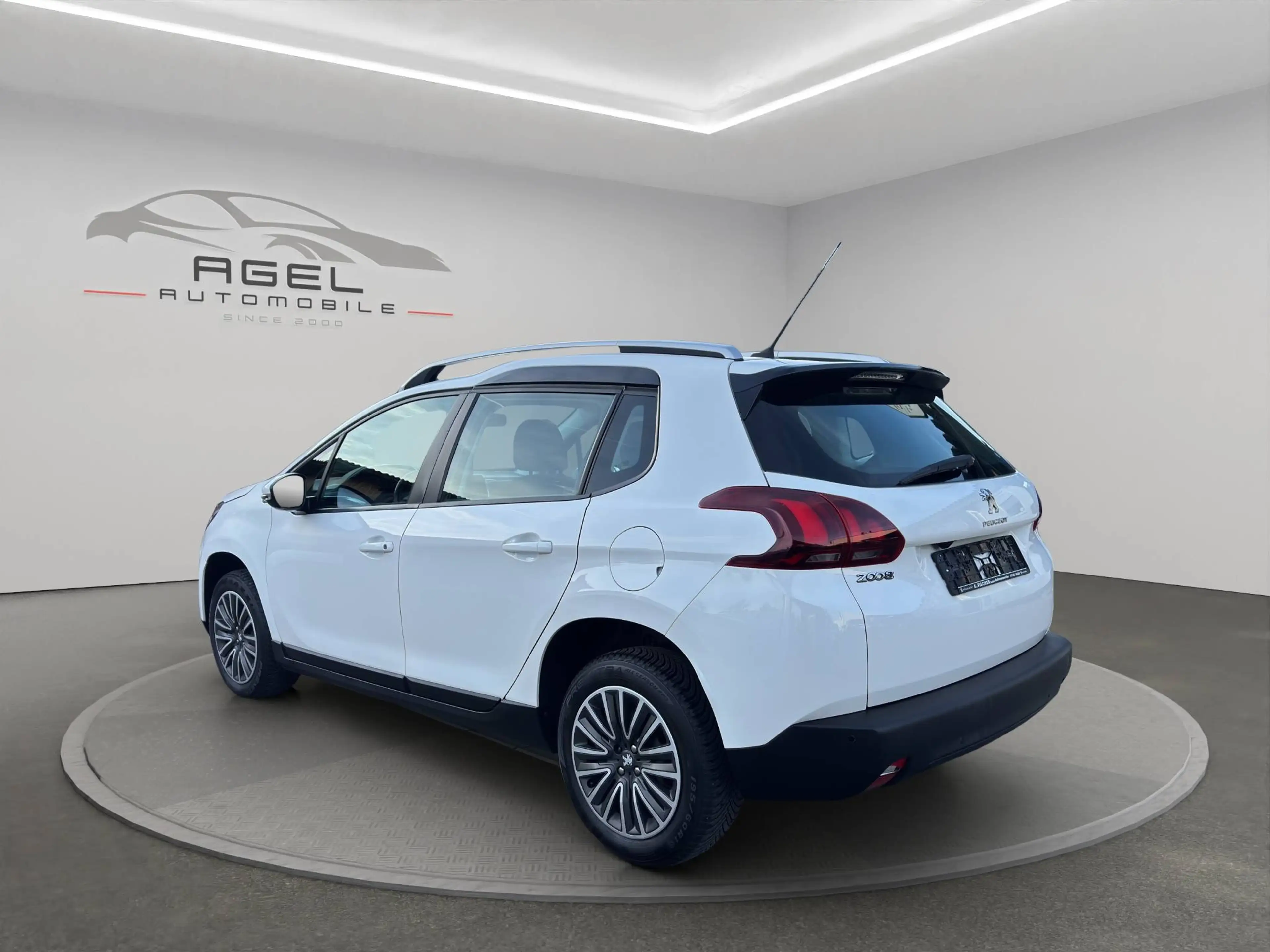 Peugeot 2008 Active*Sitzheizung*Kamera*Xenon* — photo 4